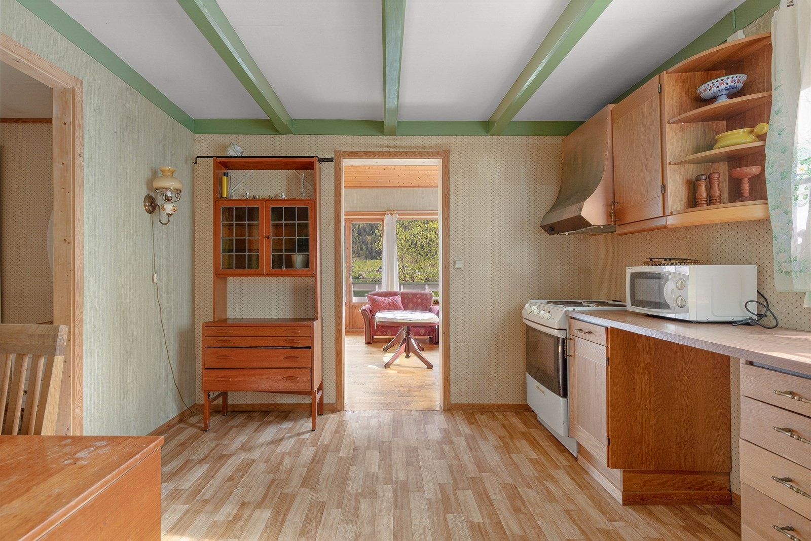 Innredning med god skåp- og benkeplass. Galleribilde