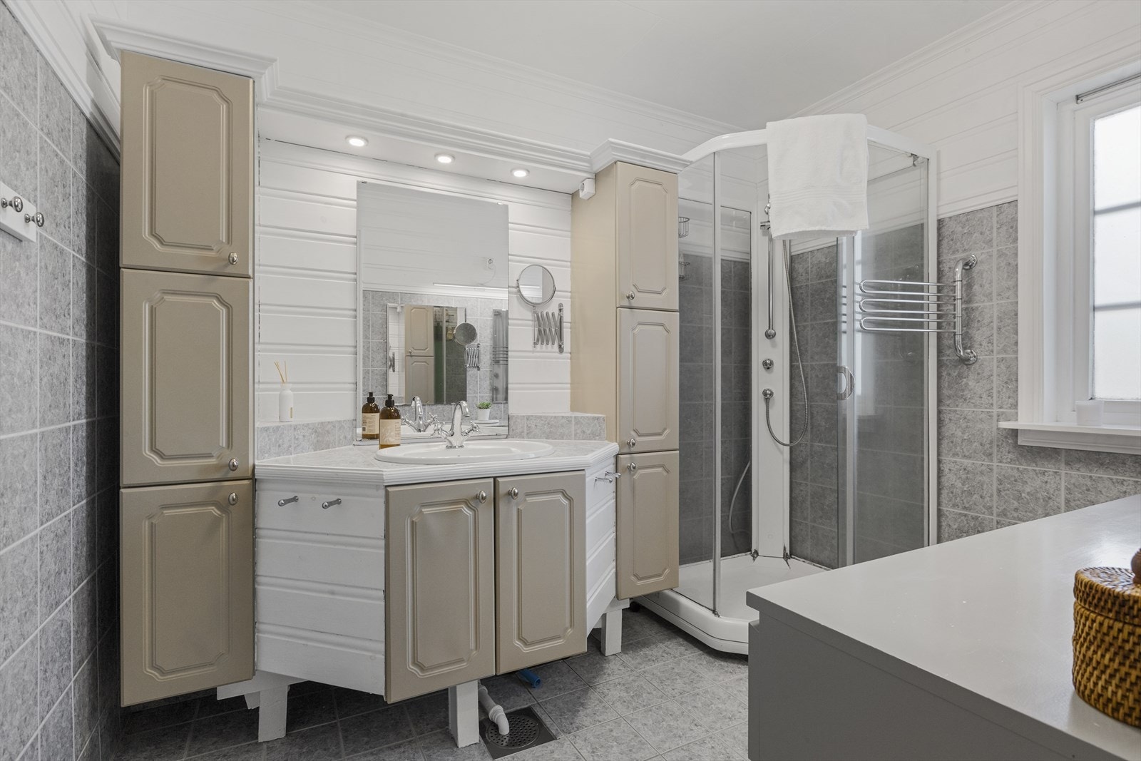 Bad i 1. etasje Galleribilde