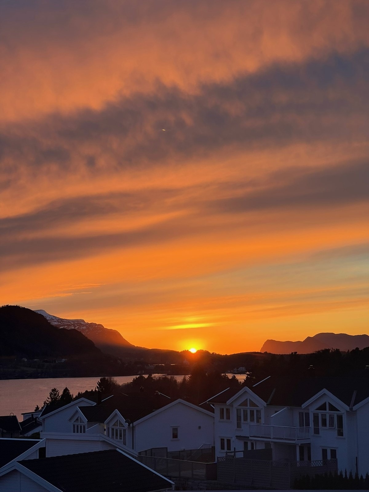 Solnedgang - bilde tatt av selger Galleribilde