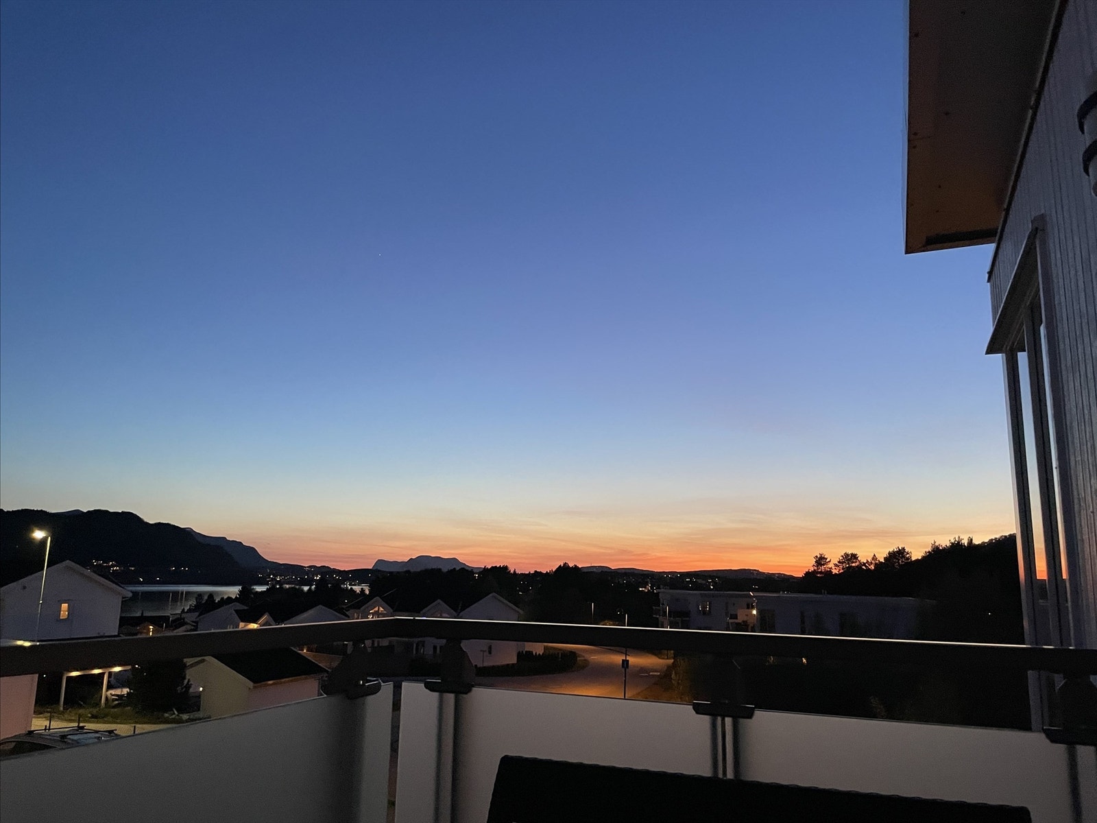 Kveldsstemning og solnedgang - bilde tatt av selger Galleribilde