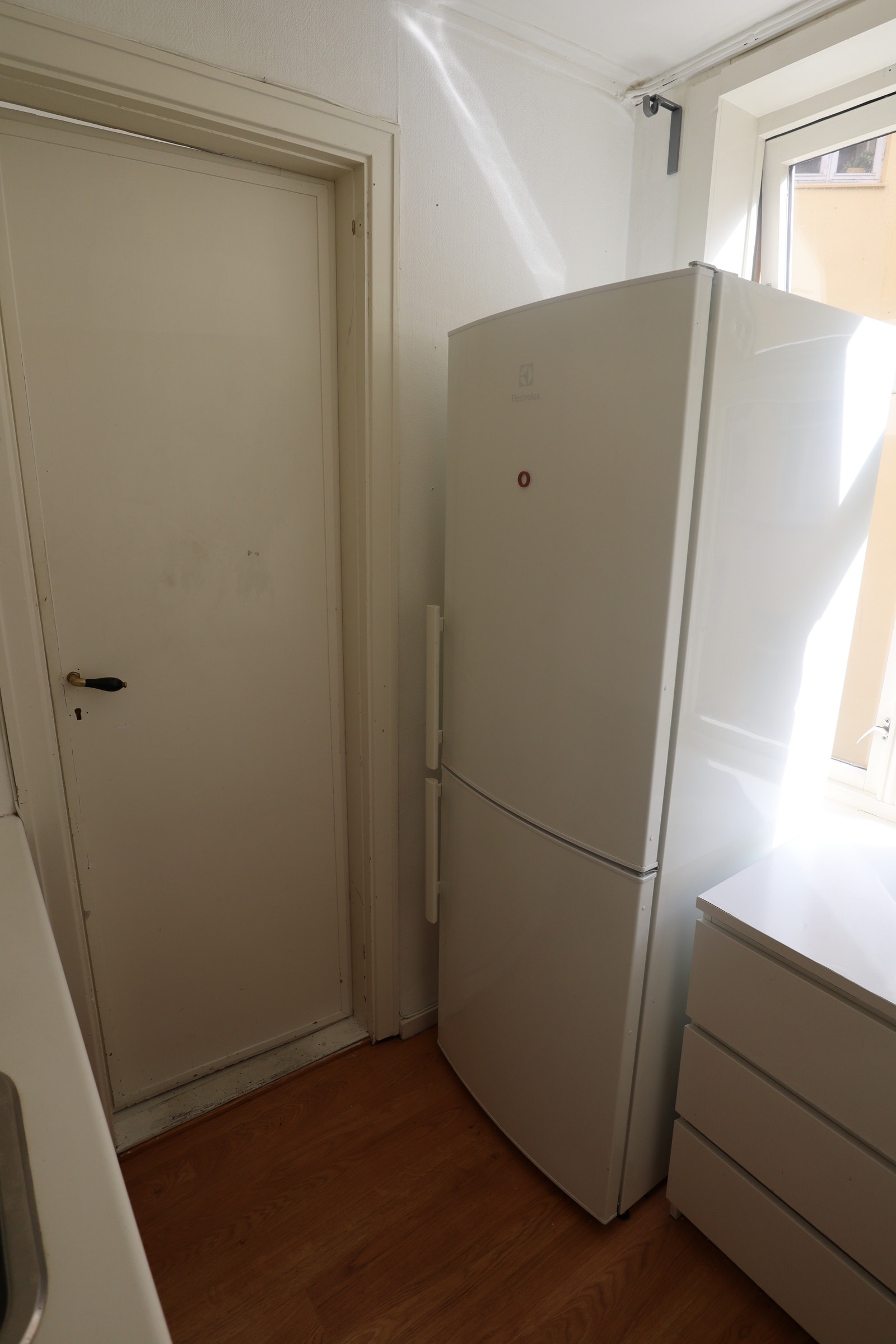 Kjøkken - kjøleskap Galleribilde