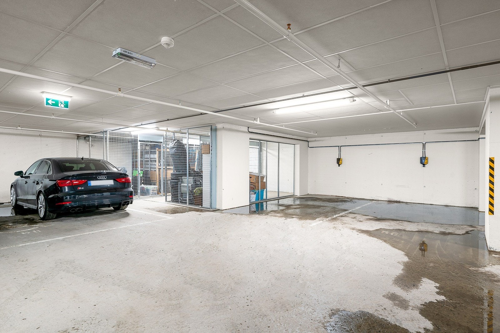 Leiligheten disponerer en garasjeplass med elbillader Galleribilde