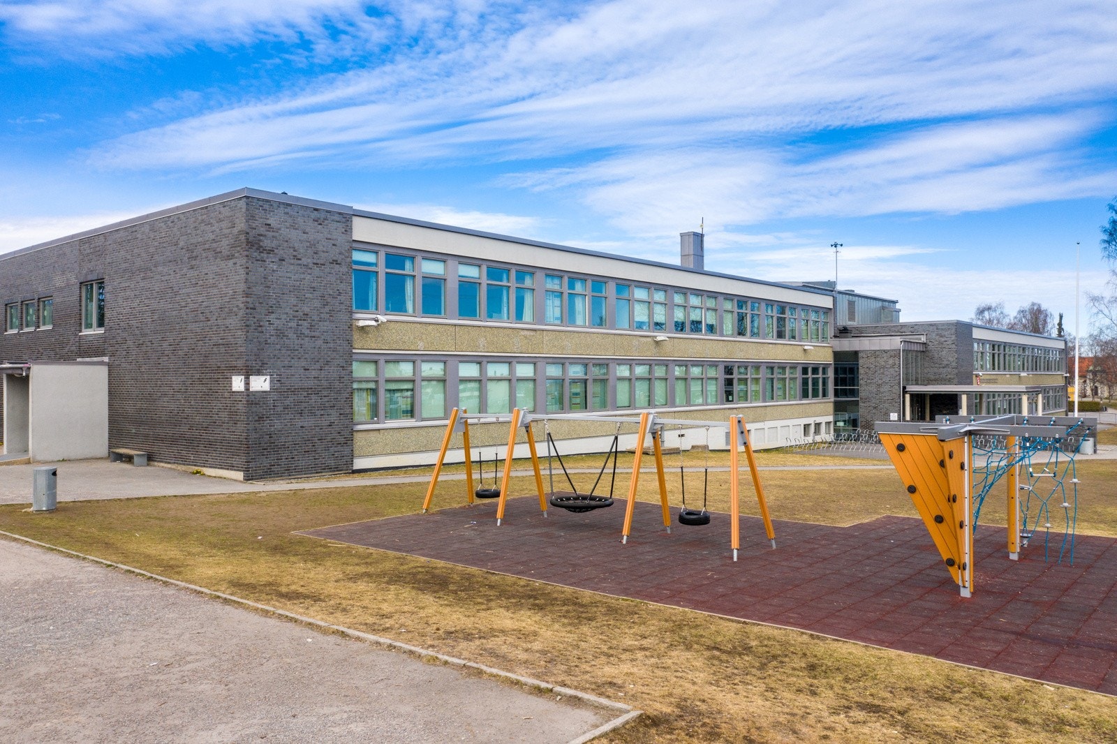 Leiligheten ligger rett ved Sagdalen skole. Galleribilde