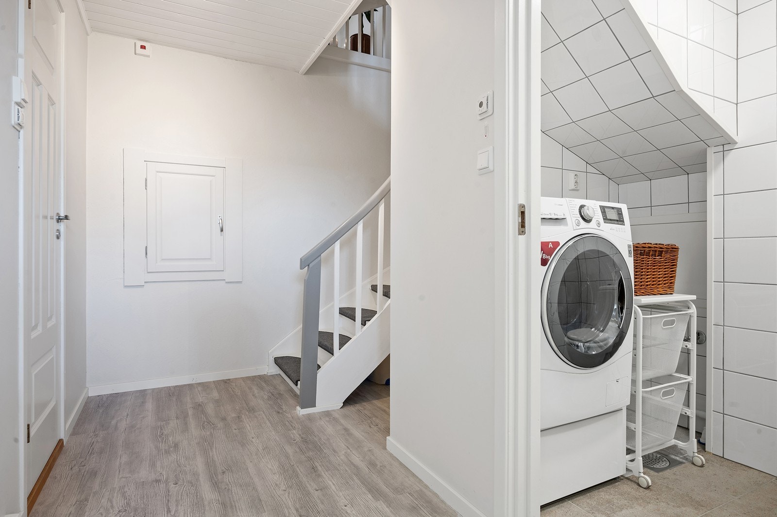 Til venstre finner du en romslig bod for oppbevaring Galleribilde