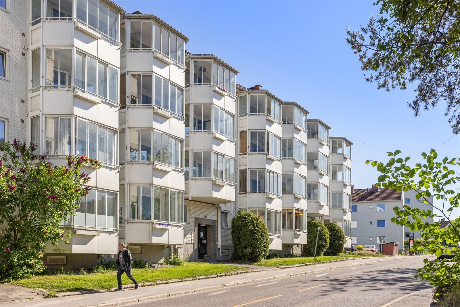 Her bor du med kort vei til offentlig transport og Lambertseter senter - midt i blinken for en praktisk og urban hverdag. Galleribilde