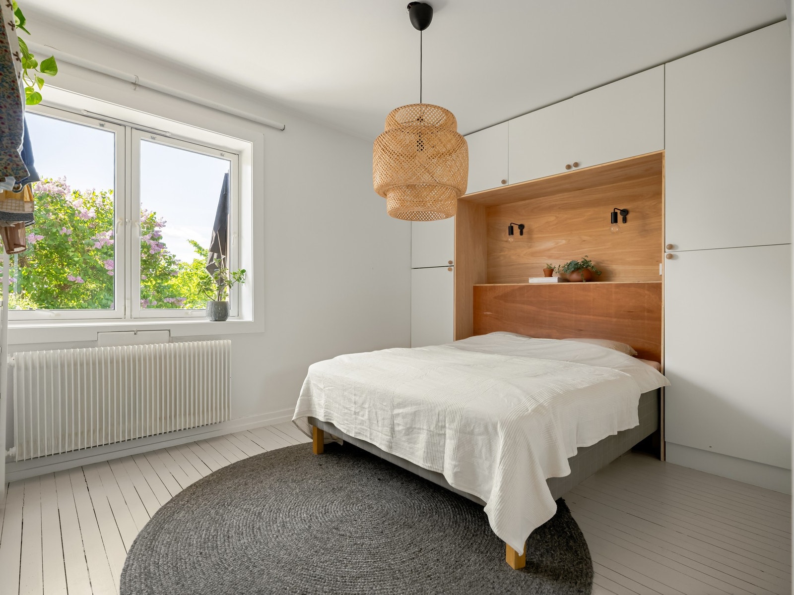 Hovedsoverommet er en luftig, deilig sak med nydelig utsyn. Galleribilde