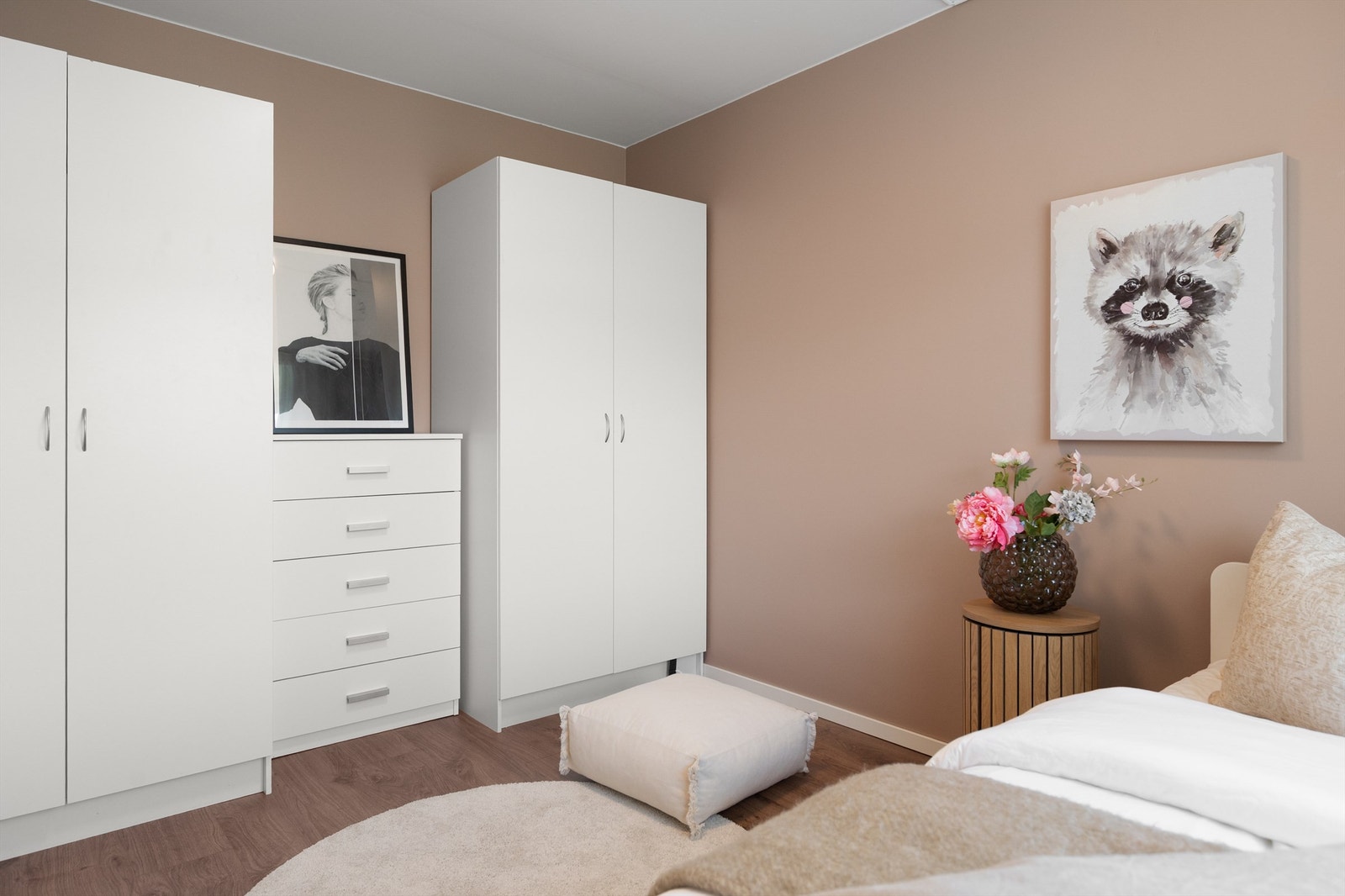 - Innredet med to gode garderobeskap - Galleribilde