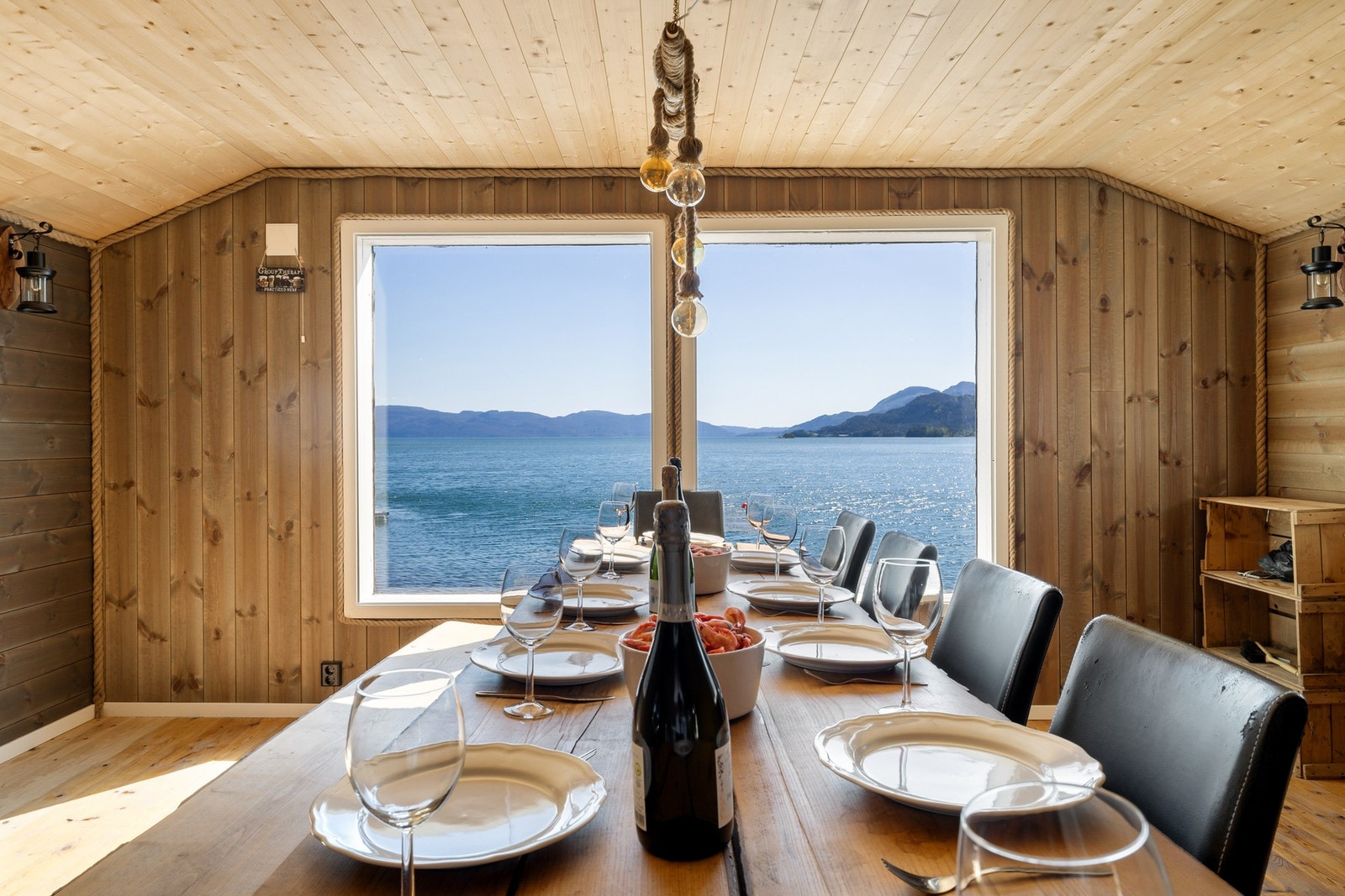 I naustet er det innredet et festlokale Galleribilde