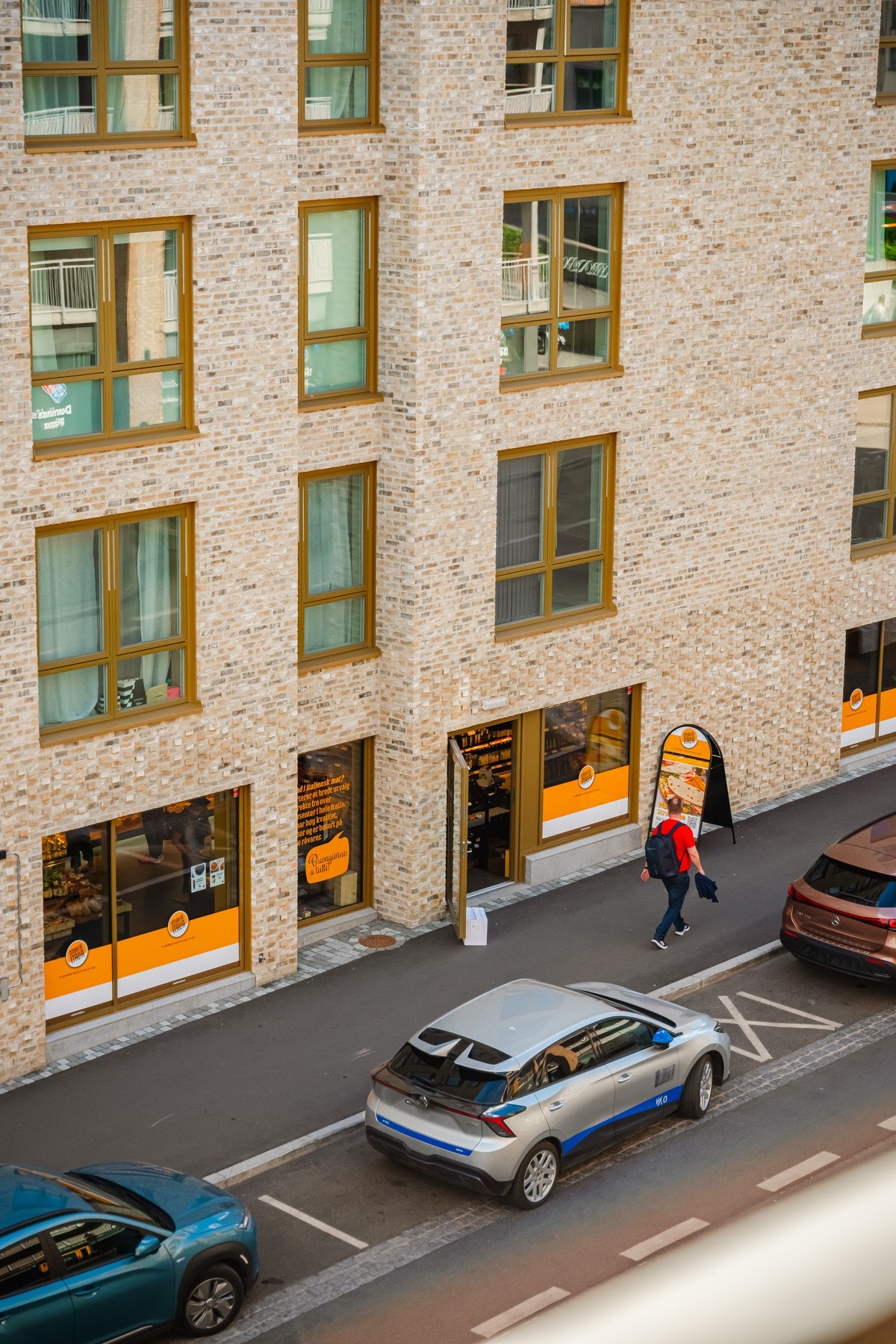 Den nye delicatessebutikken "Smak av Italia" har nylig åpnet i Lørenveien og tilbyr Italienske matvarer til høy kvalitet. Galleribilde