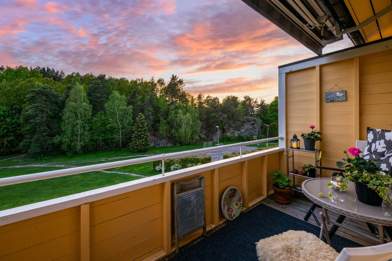 Herfra kan man nyte mange vakre solnedganger. Galleribilde