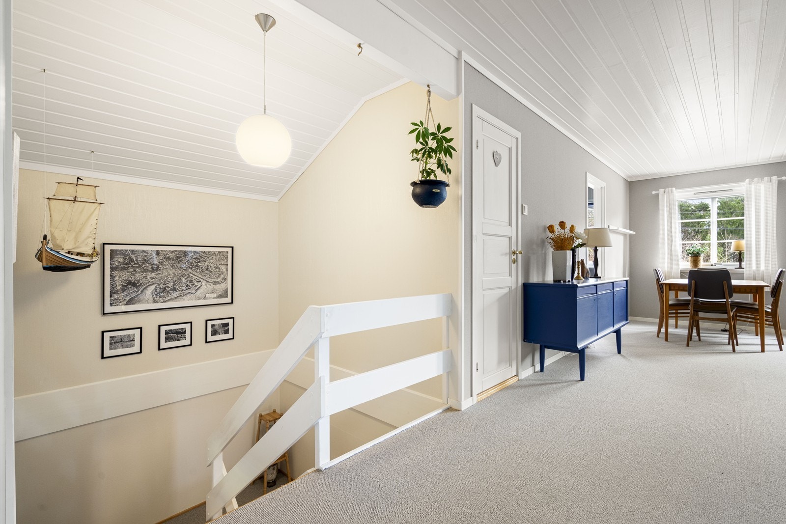 Trappegang i den store fine loftsstuen Galleribilde