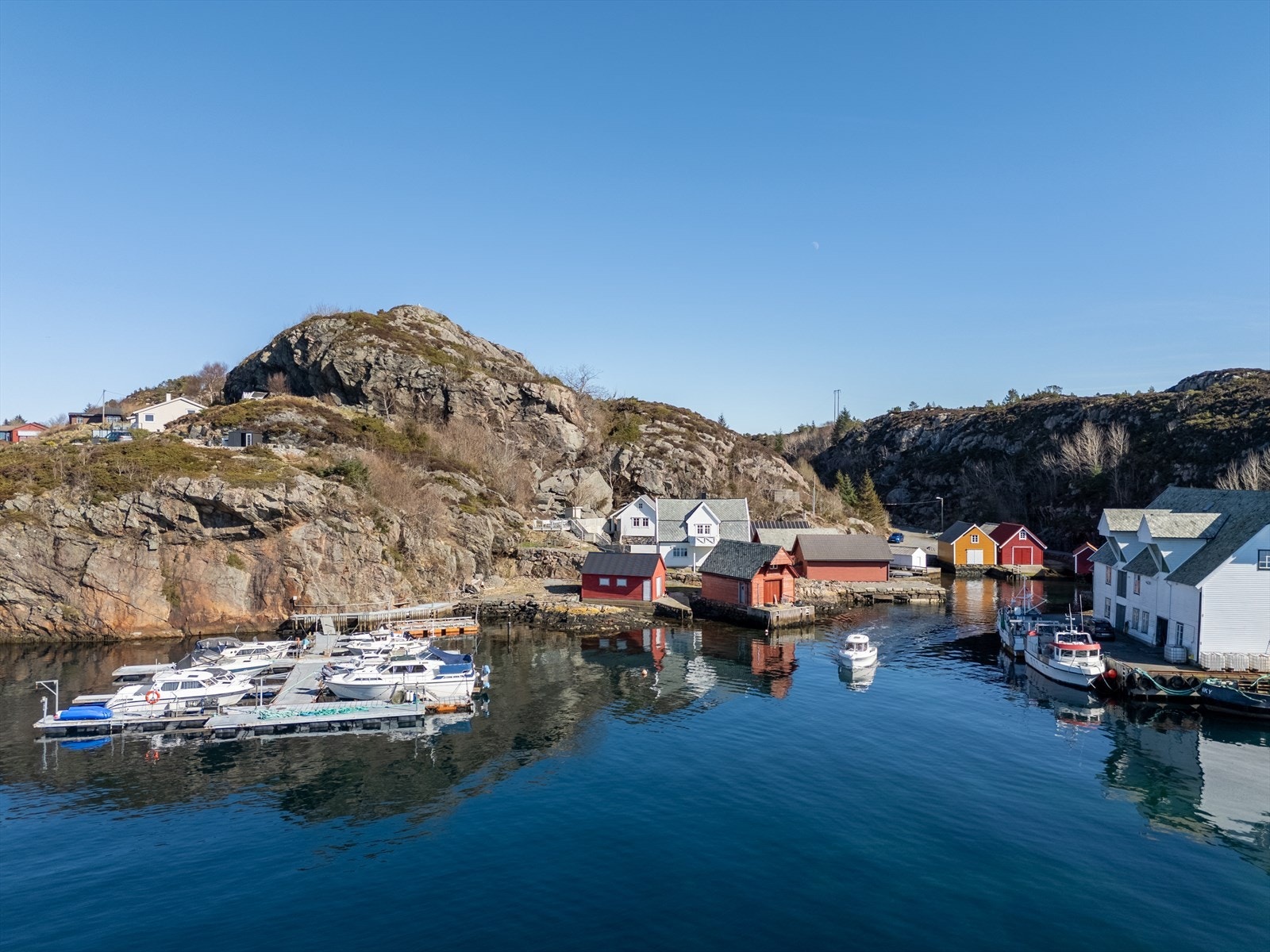 - En fritidsbolig med en fantastisk beliggenhet nær sjø og natur - Galleribilde