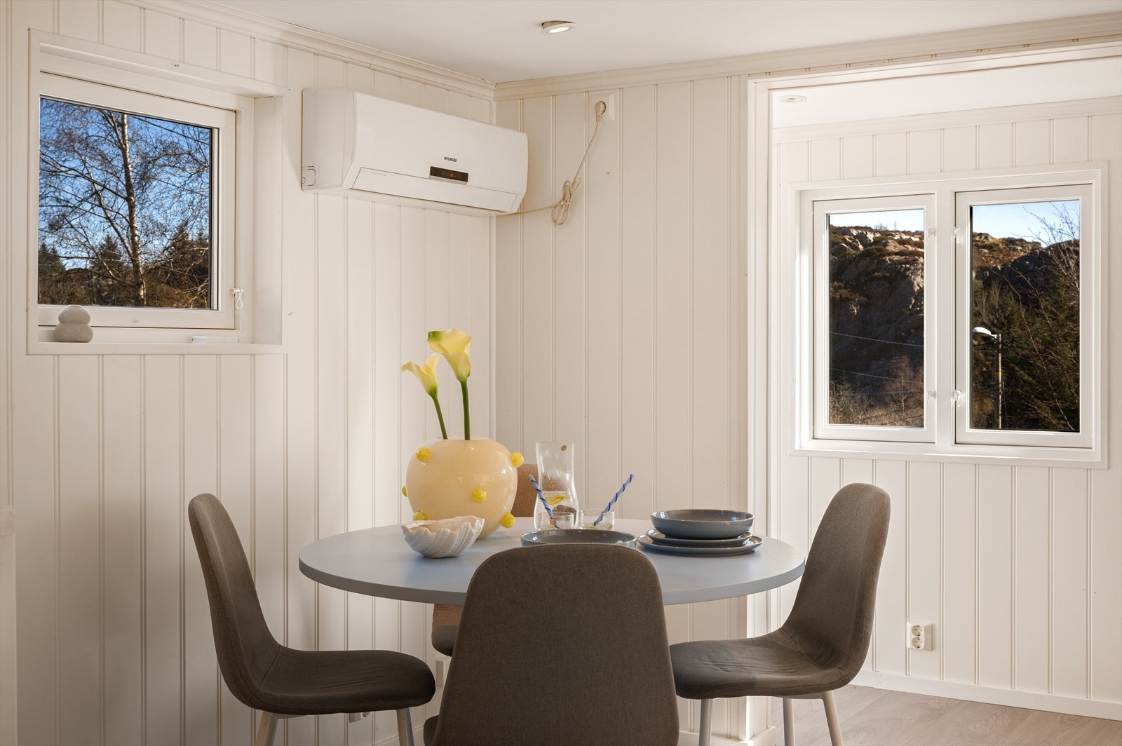 - På kjøkkenet er det varmepumpe som sørger for en behagelig og jevn innetemperatur - Galleribilde