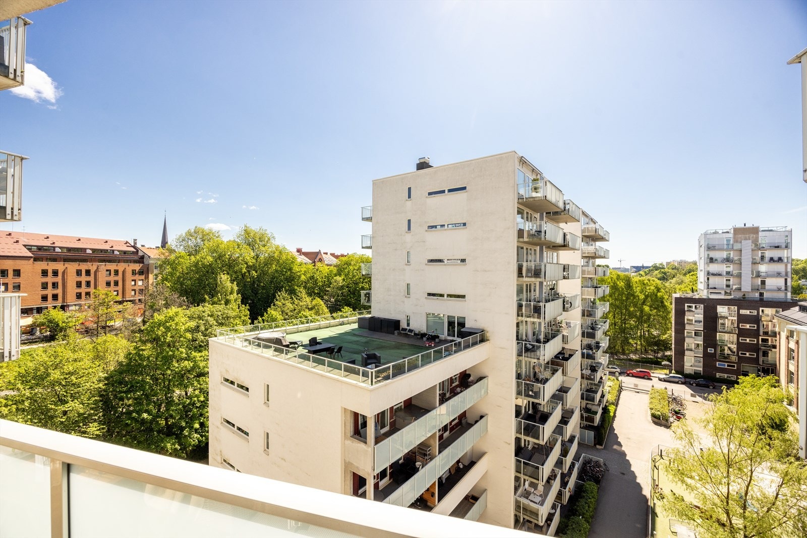 - Leiligheten ligger høyt og fritt i 8. etasje med svært lite innsyn - Galleribilde