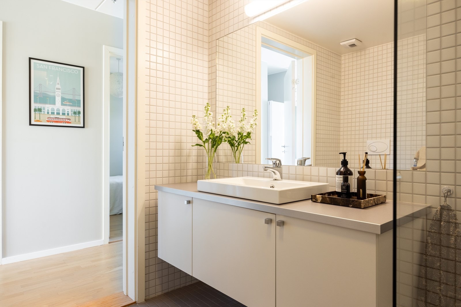 - Det er opplegg for vaskemaskin og mekanisk avtrekk på baderommet - Galleribilde