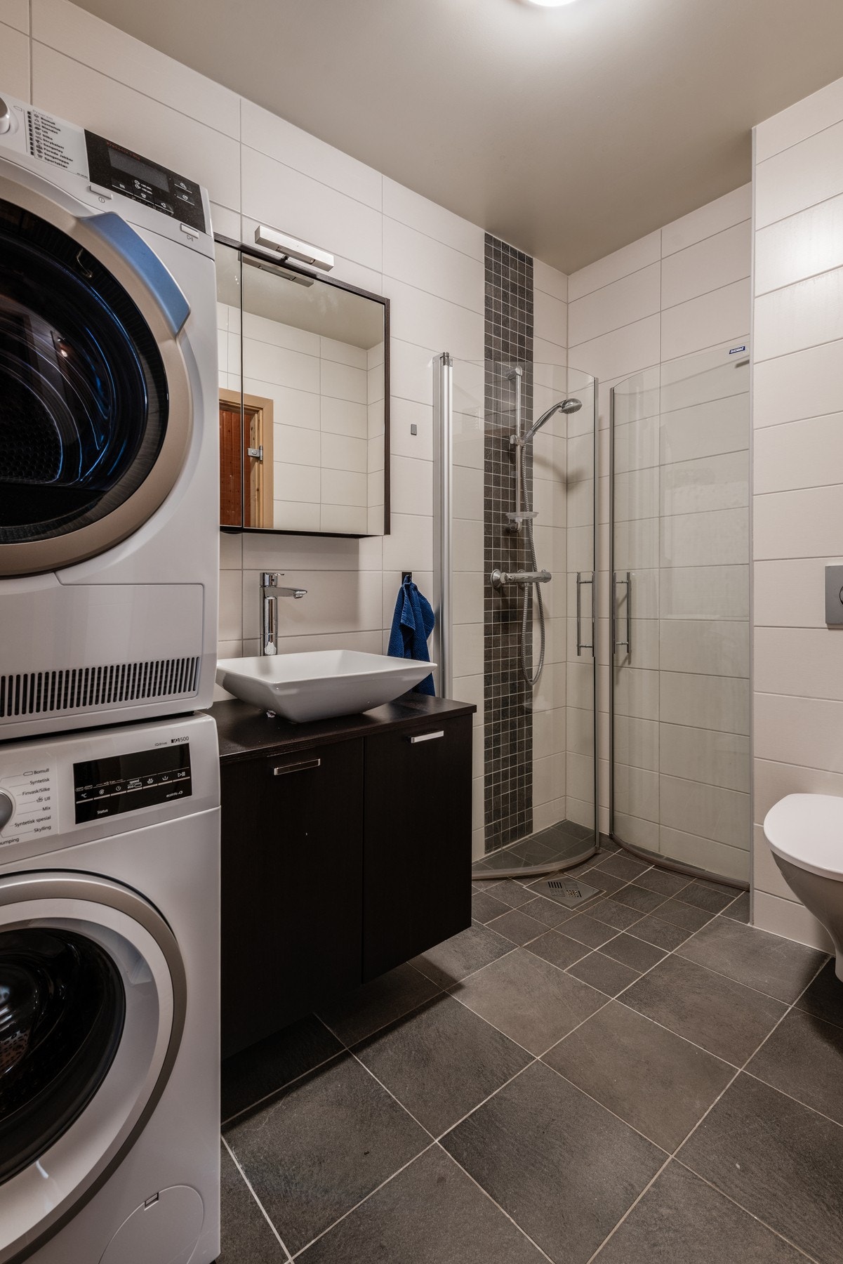 Leiligheten har to flotte bad Galleribilde