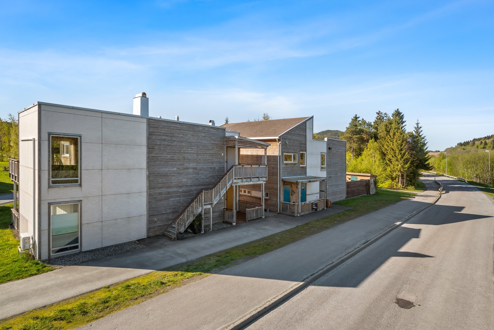 Boligen har egen privat adkomst, for en friere og enklere bofølelse. Galleribilde