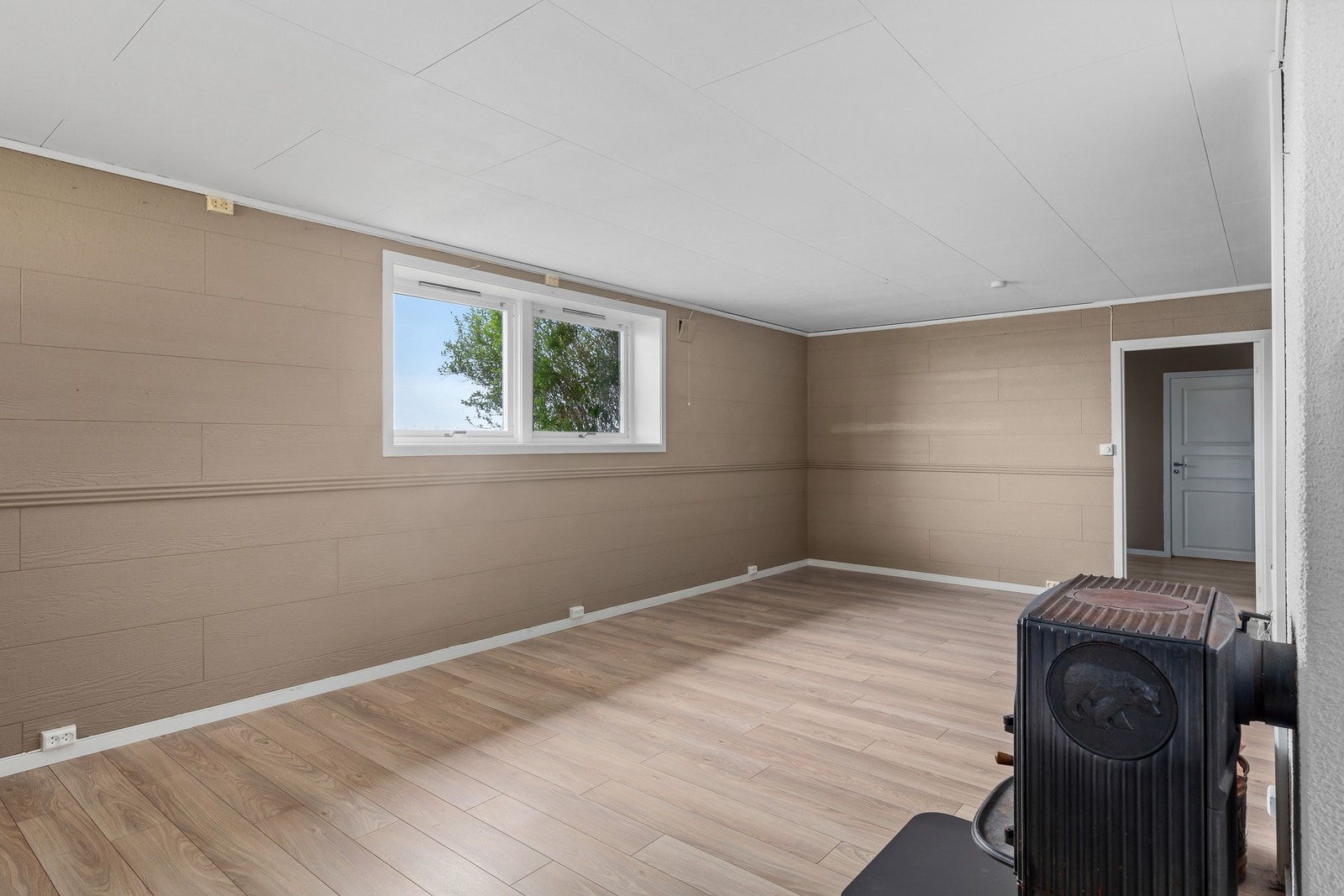 Stue i kjeller på hele 35,5 m². Galleribilde