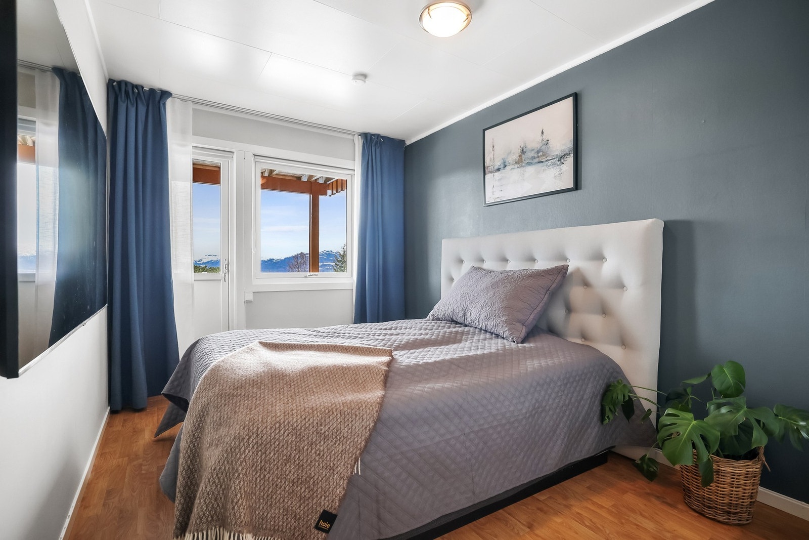 Hovedsoverommet har utgang til en flott overbygd terrasse. Galleribilde