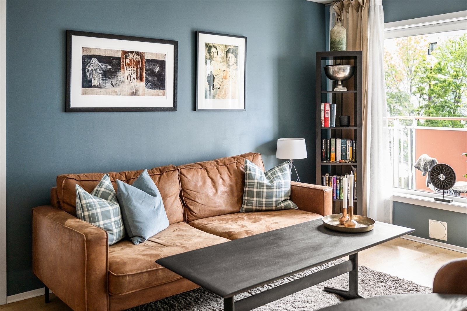 Innvendige gulv er belagt med parkett Galleribilde