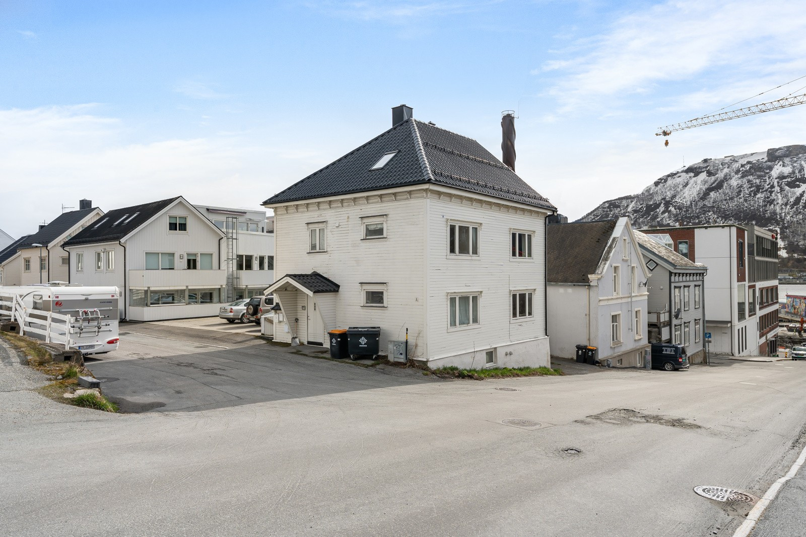 Sentral og attraktiv beliggenhet i Tromsø sentrum. En perfekt leilighet deg som ønsker å bo sentralt og trives i det urbane miljø