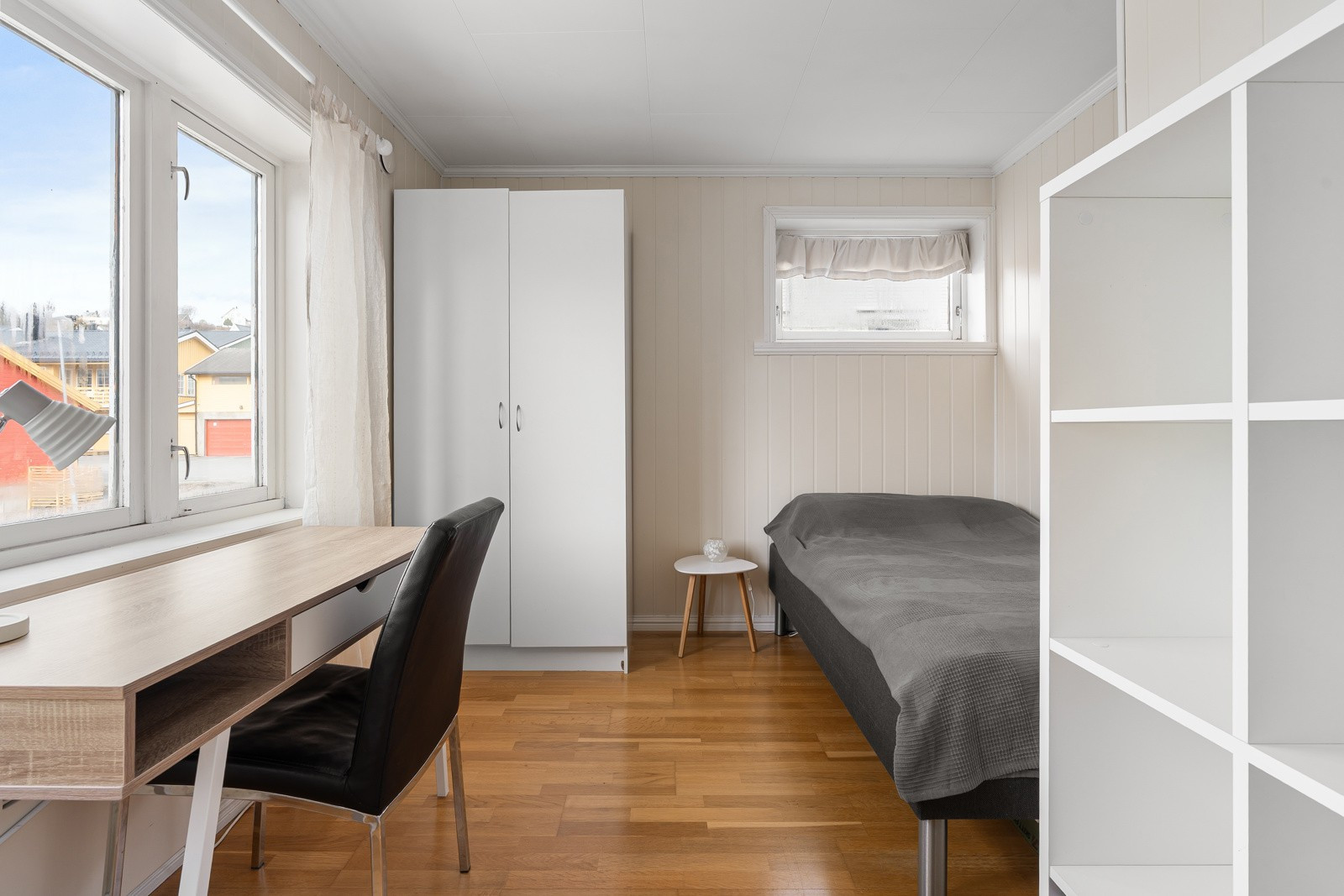 Soveorm 2. Soverommene har gode romstørrelser og god plass til dobbelseng.