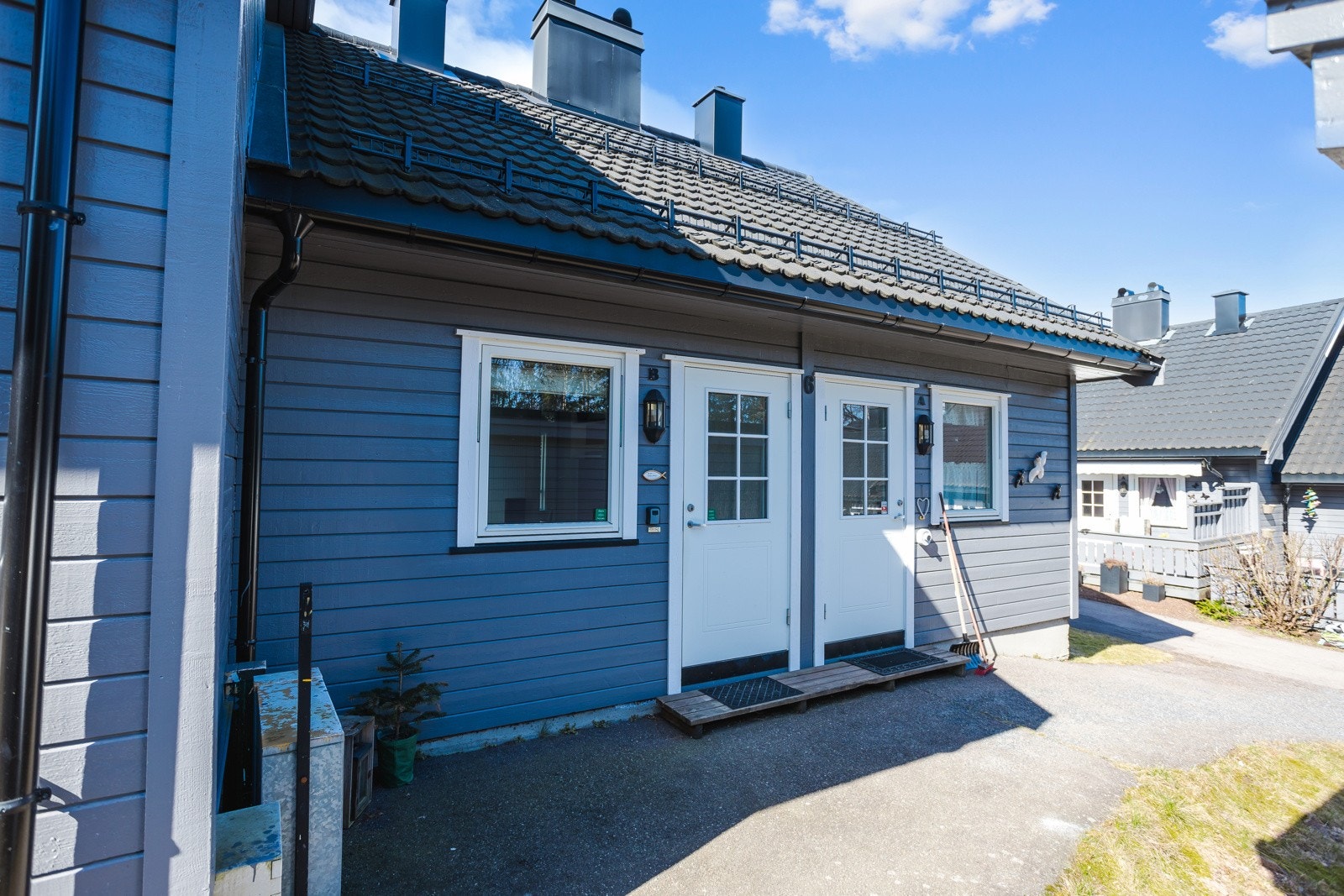 Borretslaget er veldrevet og har hatt løpende vedlikehold, nyliger det malt hele bygningsmassen, boder og carport utvendig. Samtidig byttet deler av kledning og hjørnekasser. Forlenget og reparert takrenner Galleribilde