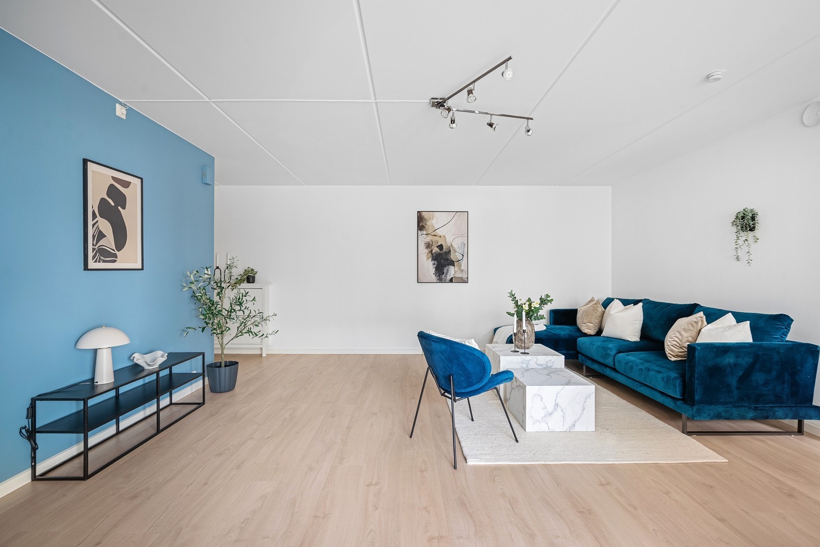 Leiligheten ligger midt i Sandnes sentrum og har gåavstand til togstasjon og alt hva Sandnes sentrum har å by på Galleribilde