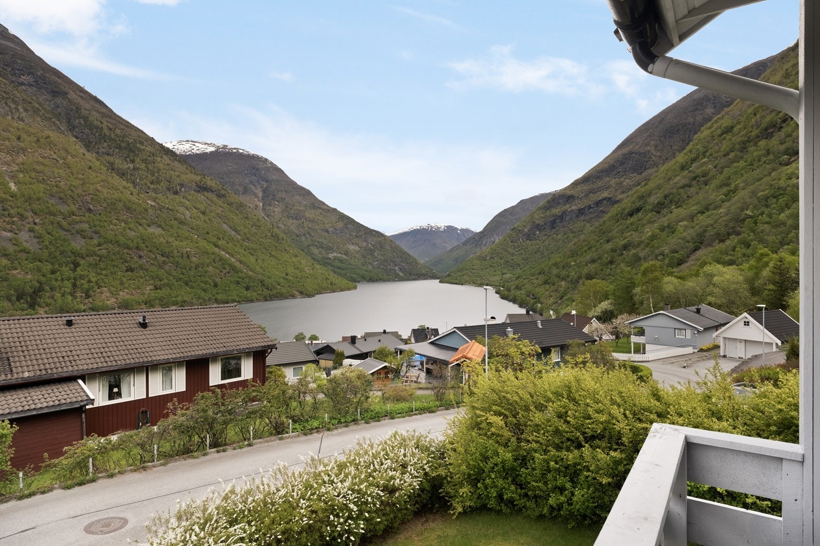 - Utsikt frå balkong ved hovudsoverom - Galleribilde