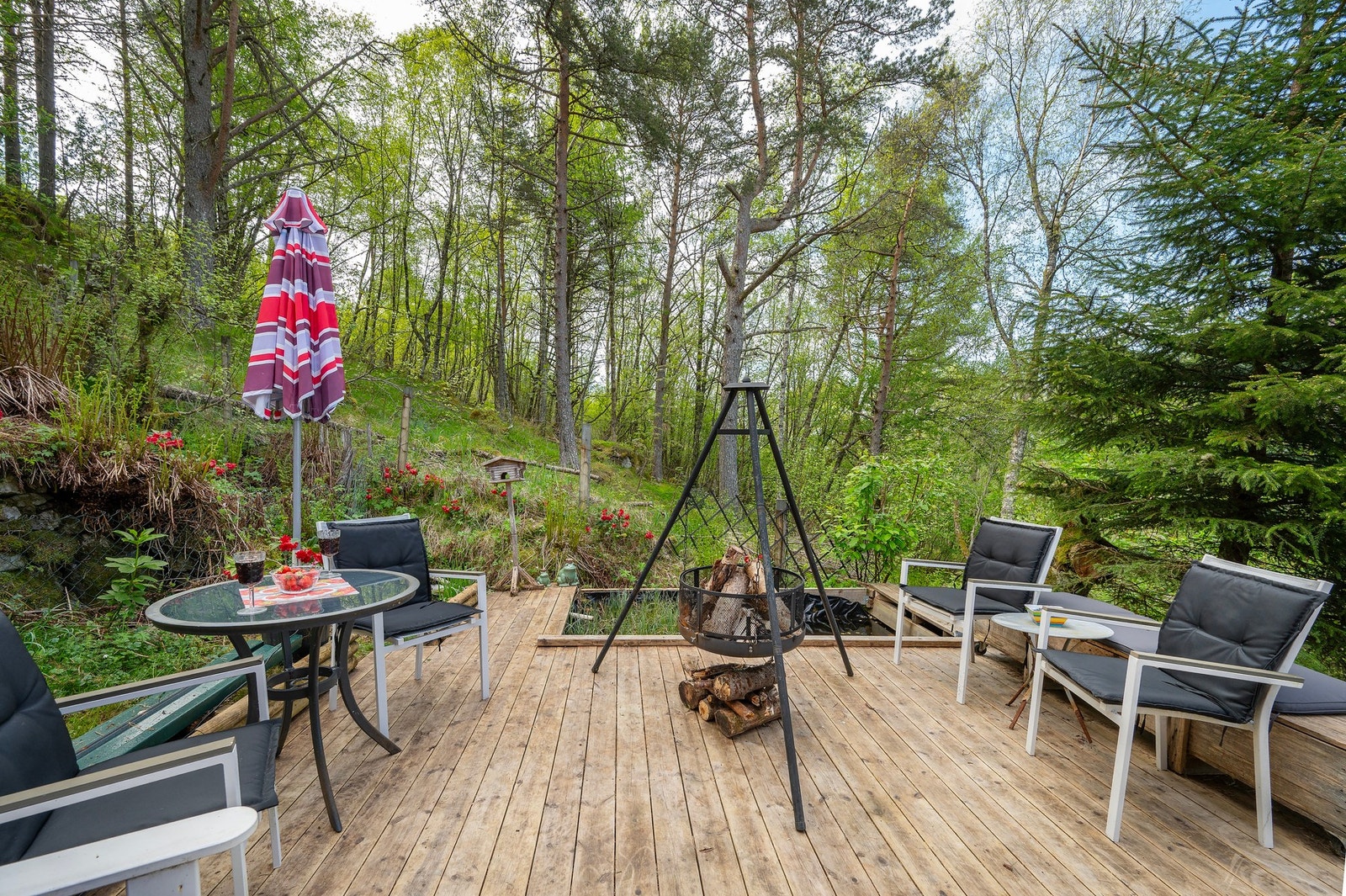 Trivelig uteplass til sene sommerkvelder. Galleribilde