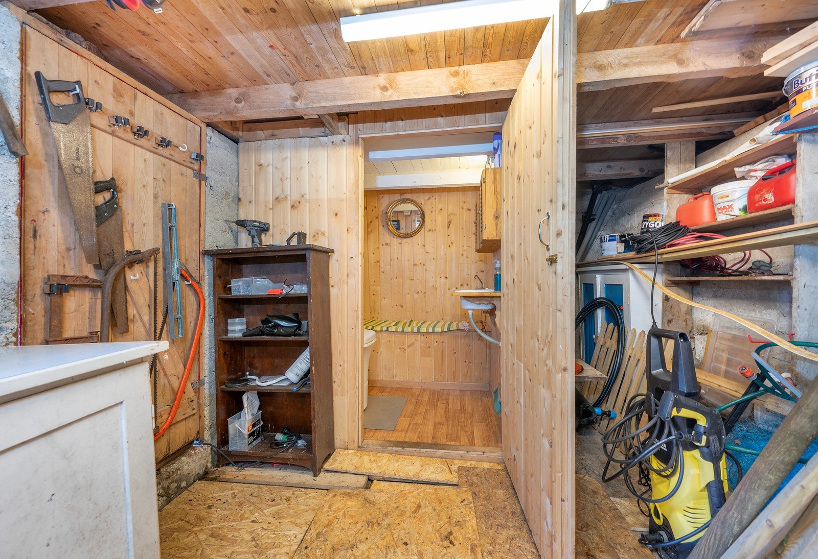 Oppbevaringsplass i kjelleren. Galleribilde