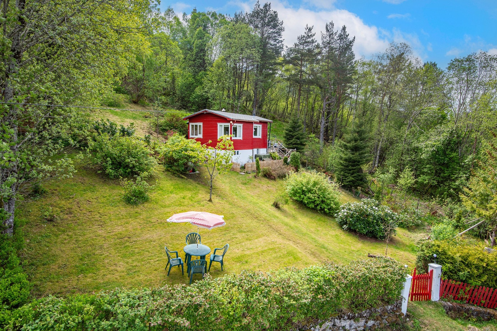 Koselig hytte kun 5 min unna Moa. Fin utsikt og idyllisk beliggenhet. Galleribilde
