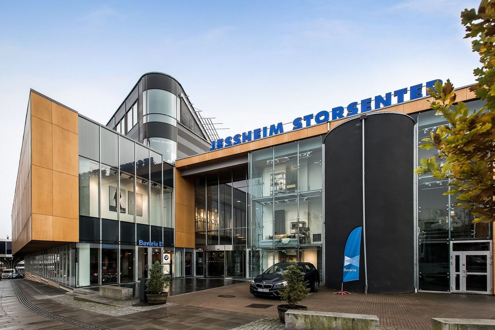 Trenger du bypuls, shopping eller et bredere servicetilbud, ligger Jessheim Storsenter - ett av Norges største kjøpesentre - kun en kort kjøretur unna Galleribilde