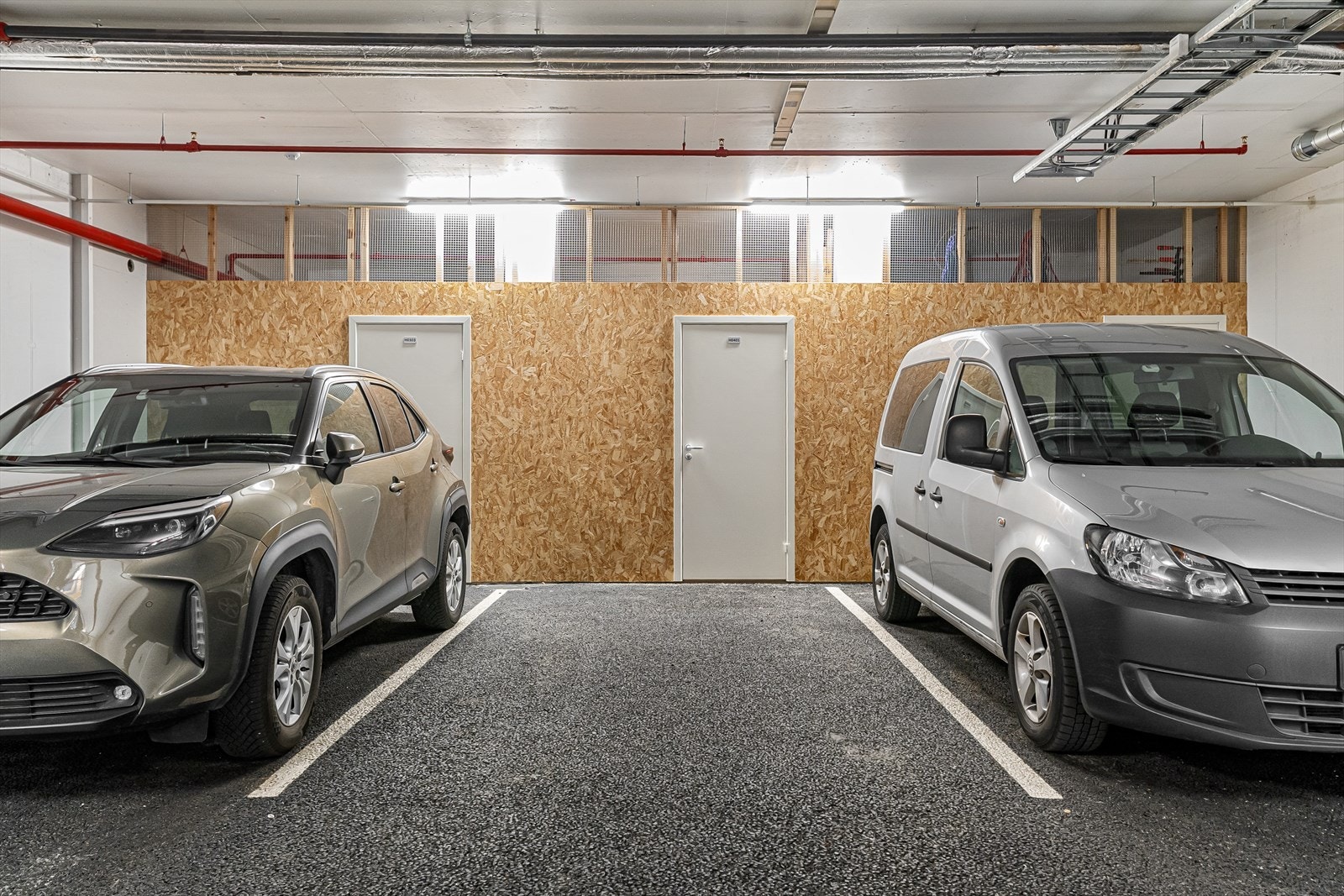 Til leiligheten følger det med 2 parkeringsplasser og avlåst bod Galleribilde