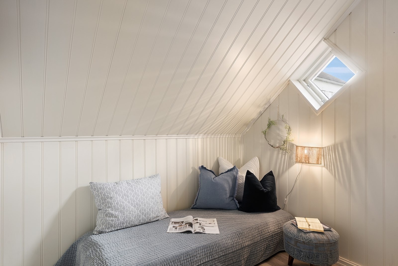 Rom 2. I tillegg er det et stort lagringsloft i denne etasjen. Galleribilde