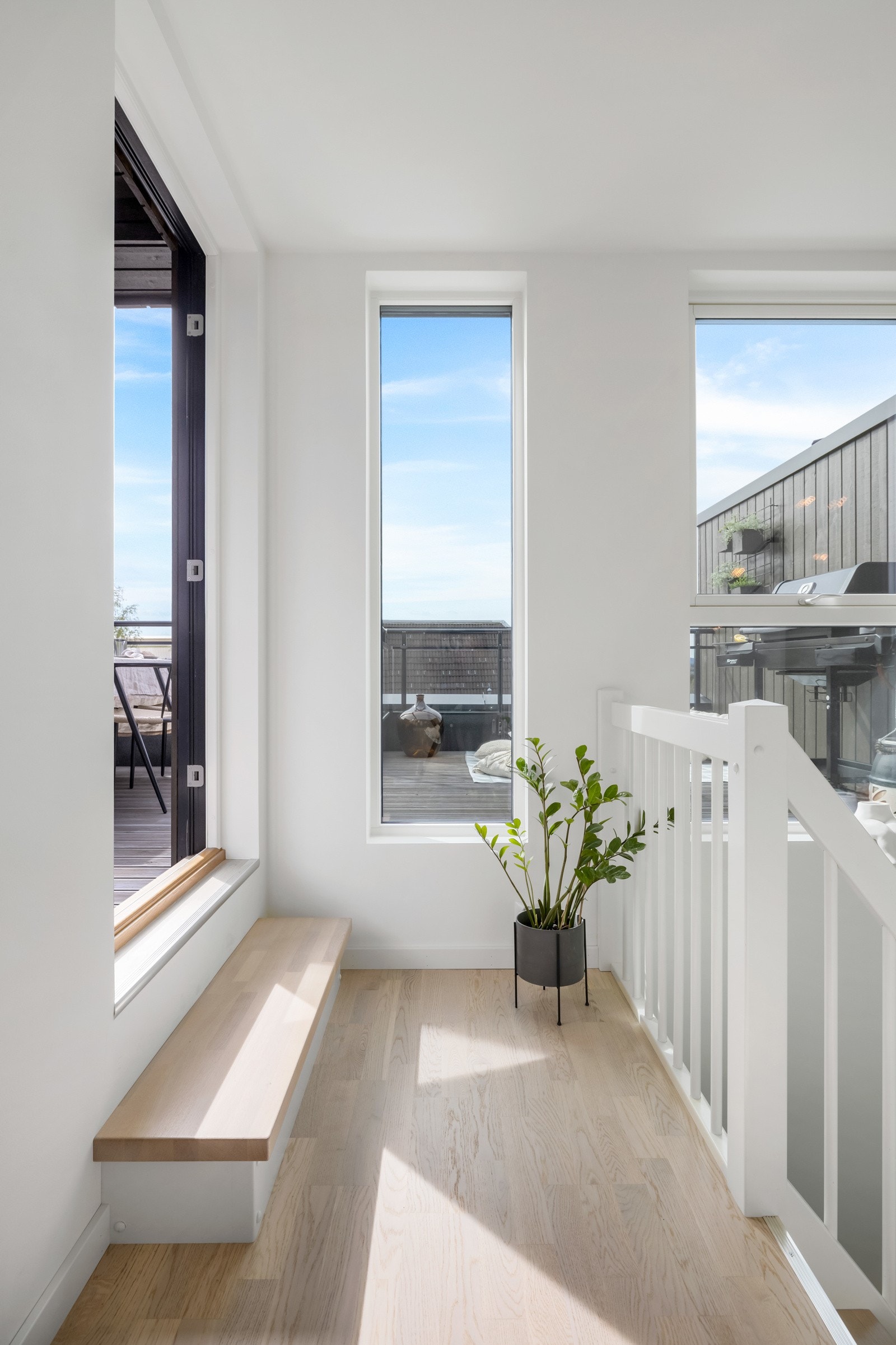 Fra toppetasjen er det utgang til den fantastiske takterrassen. Galleribilde