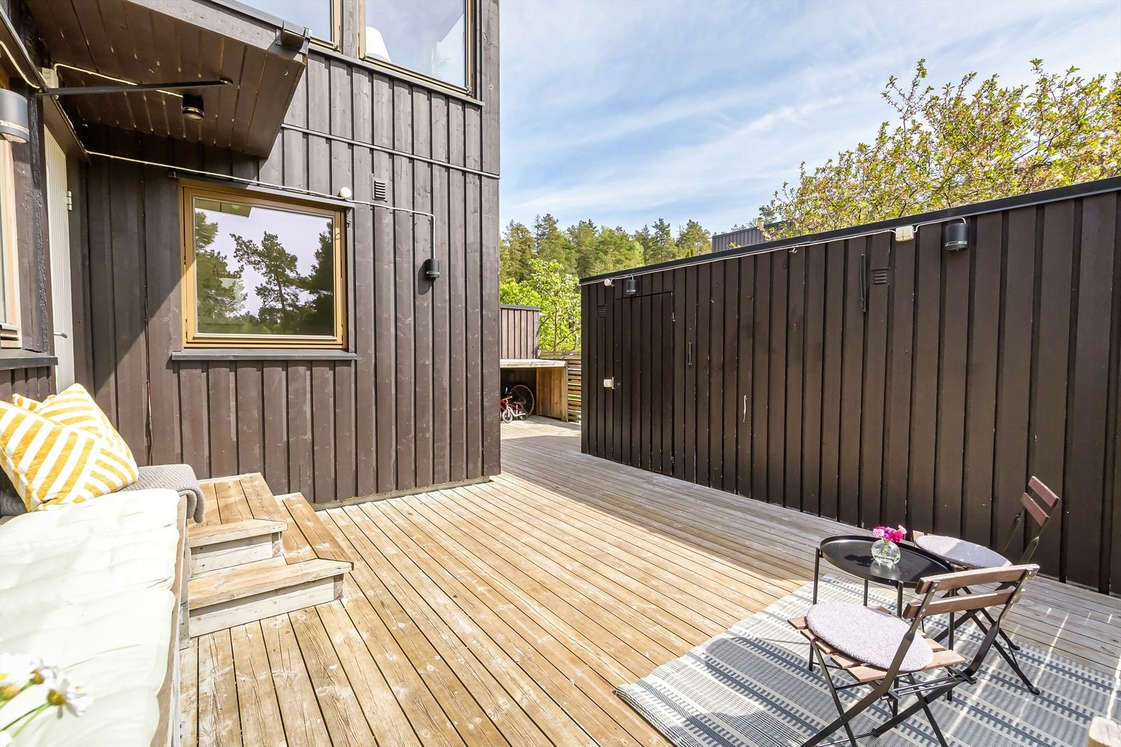 Det er også utbyggingsmuligheter i 1. etg. Forhåndsgodkjente tegninger foreligger! Galleribilde
