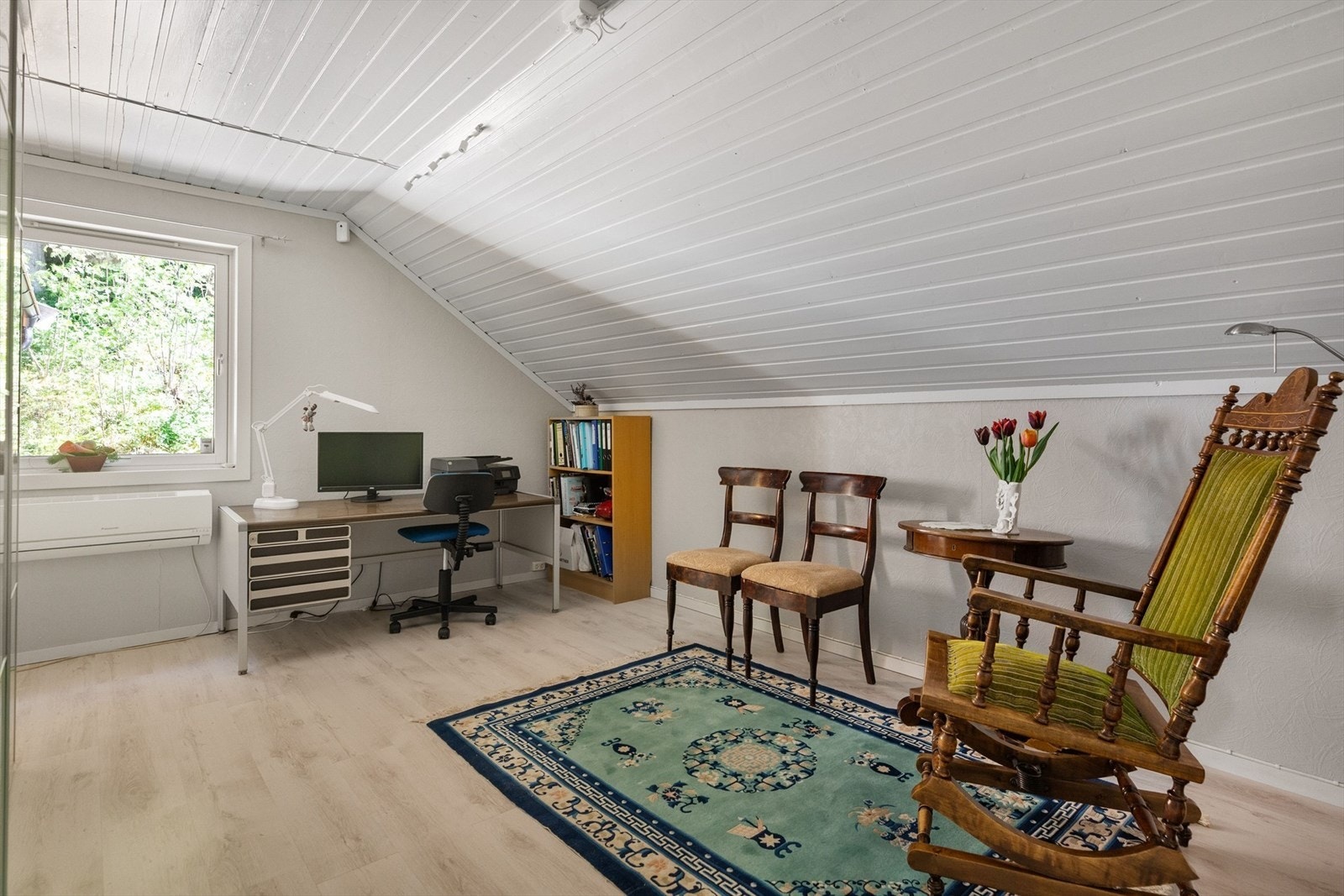 Mellom soverommene er det en luftig loftstue på ca. 20m². Galleribilde