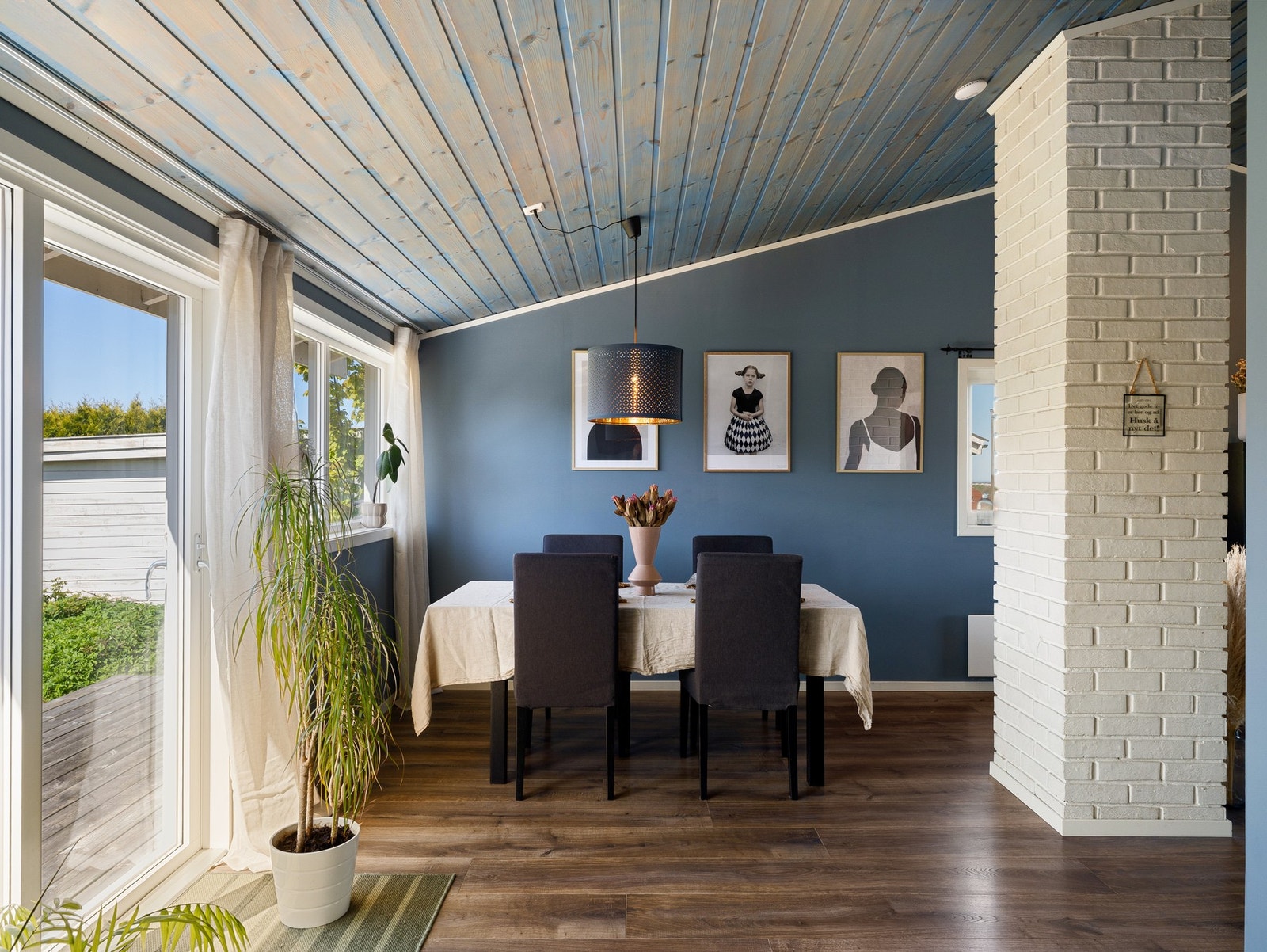 Naturlig plass til spisebord Galleribilde