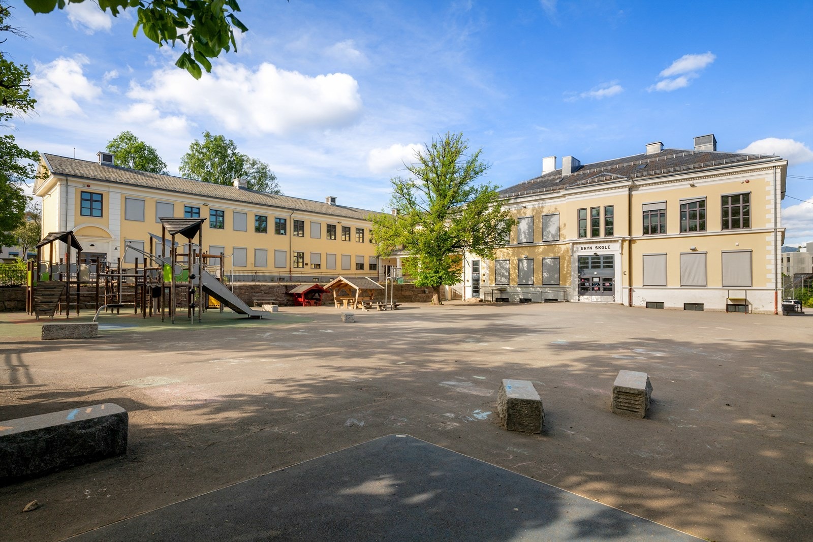 Bryn skole er en 1-7 skole beliggende på Teisen i bydel Alna i Oslo. Bryn skole ble bygget i 1900 av arkitekt Harald Bødtker. Galleribilde