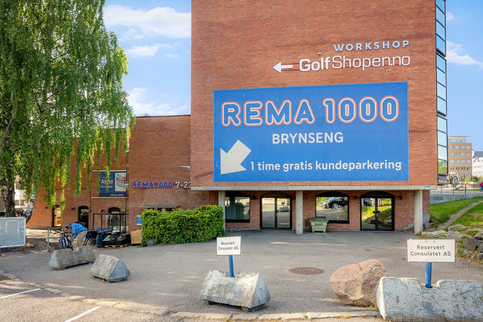 Du har også flere butikker innen gåavstand fra boligen. Galleribilde