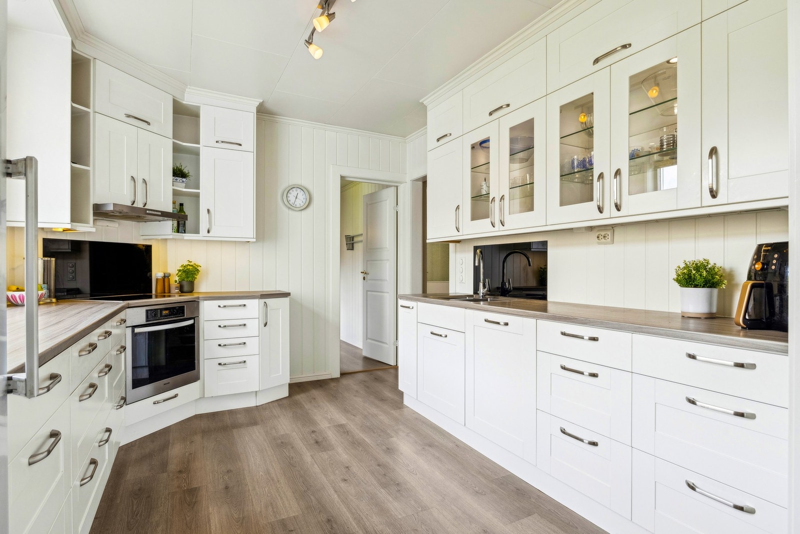 Kjøkkenet er pusset opp ca. 2017. Galleribilde