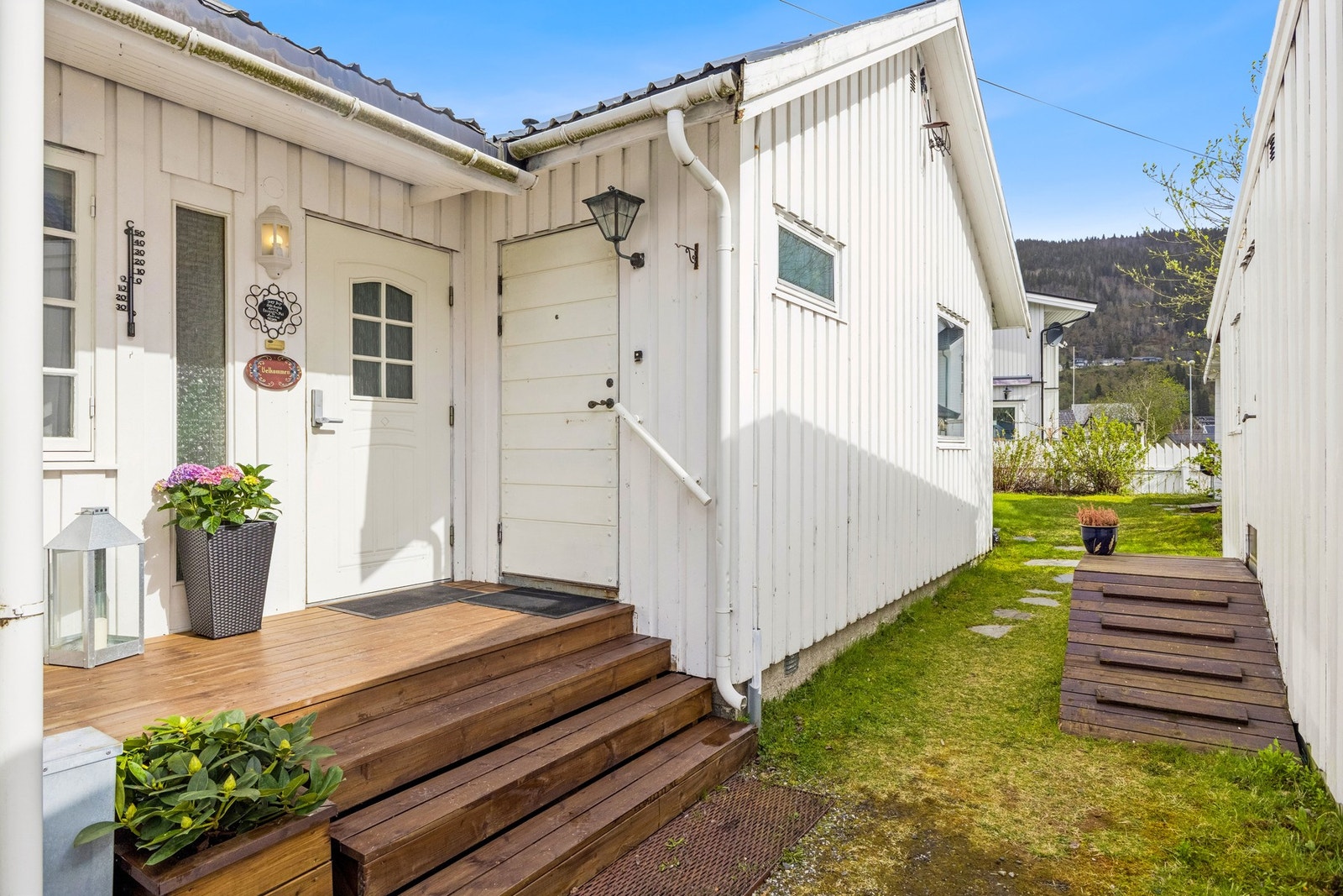 Koselig inngangsparti, et velkomstområde som setter tonen for resten av boligen. Galleribilde