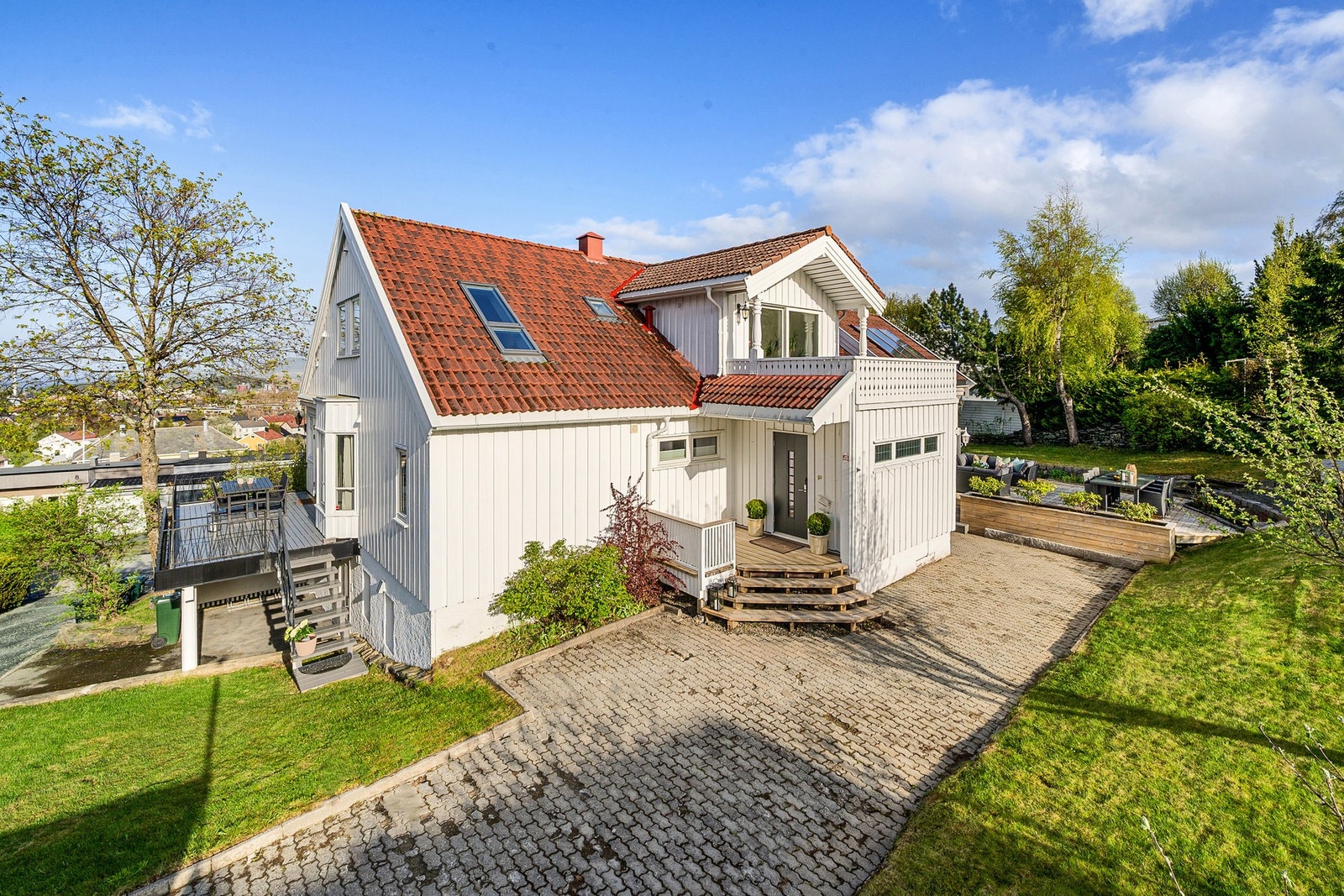 EiendomsMegler1 ved Markus Tangvik har gleden av å presentere en fantastisk enebolig i Ole Soelbergs veg 5. Galleribilde