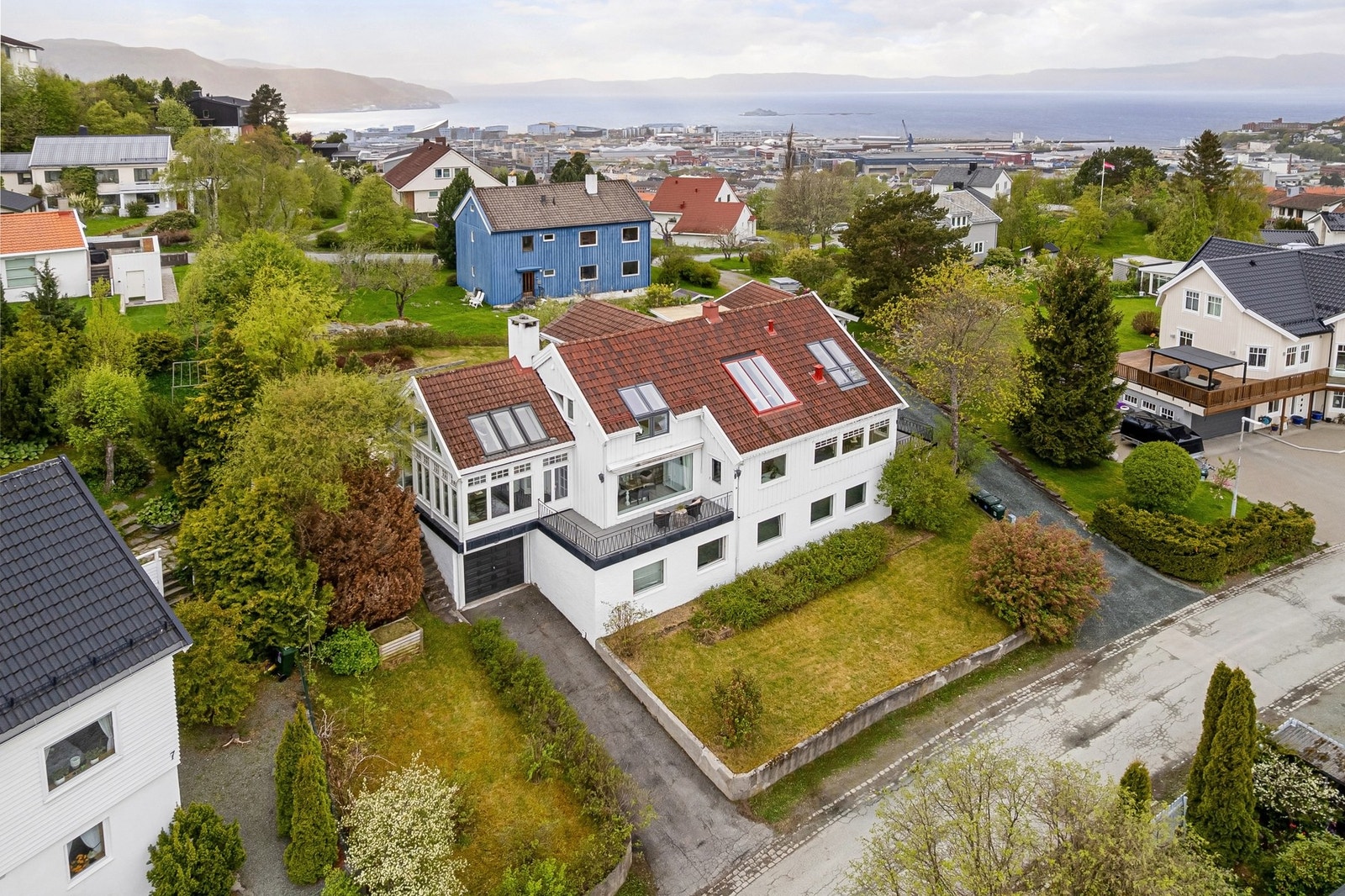 Dette er en innholdsrik enebolig med nydelig utsikt og gode solforhold. Galleribilde