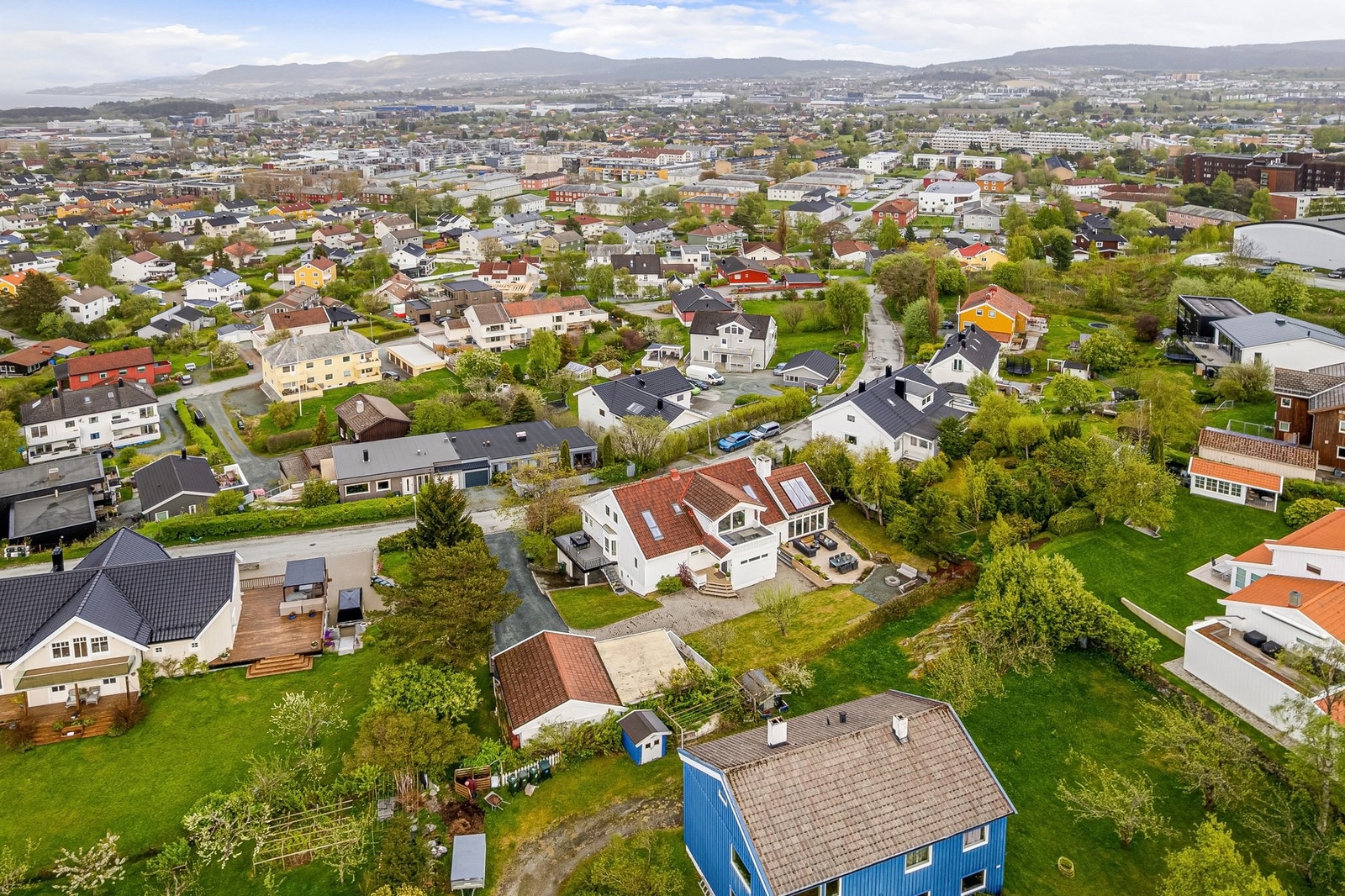 Oversiktsbilde av Ole Soelbergs veg 5 på Kuhaugen. Galleribilde