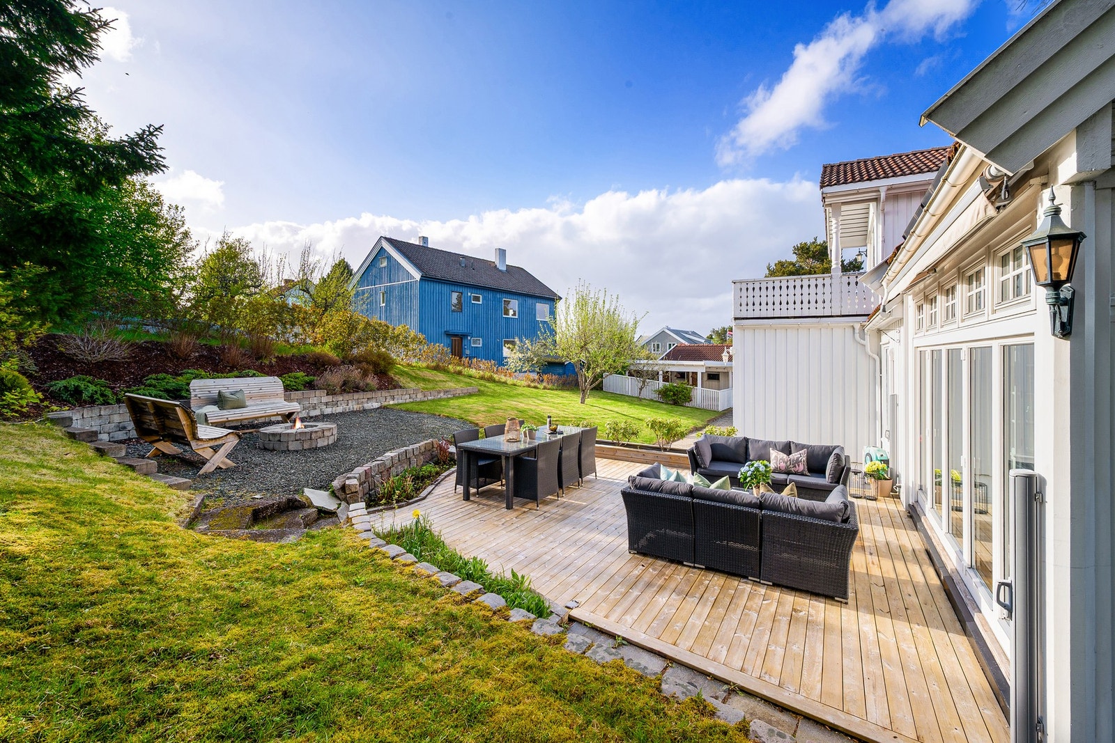 Dette er en fantastisk enebolig med utleiedel, som ligger i et attraktivt område på Persaunet. Galleribilde