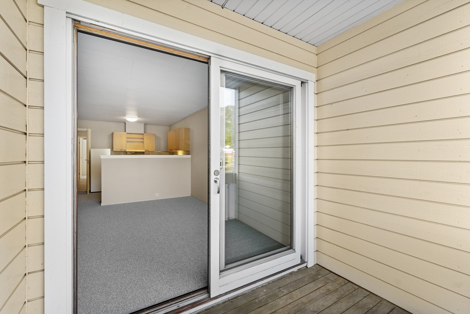 Skyvedør fra balkong mot stue. Galleribilde