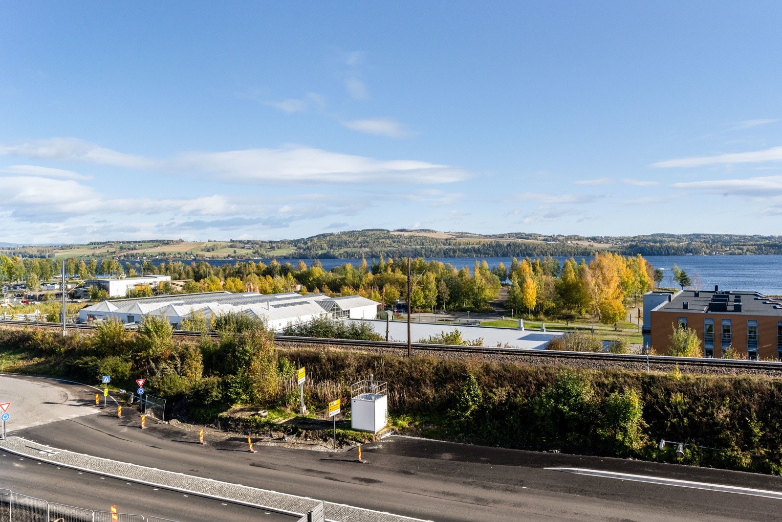 Mjøsutsikt mot øst og soloppgang. Galleribilde