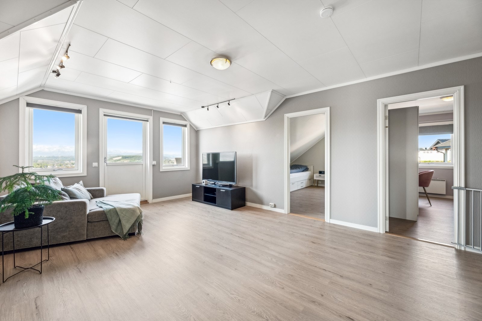 I denne etasjen er det 4 soverom Galleribilde